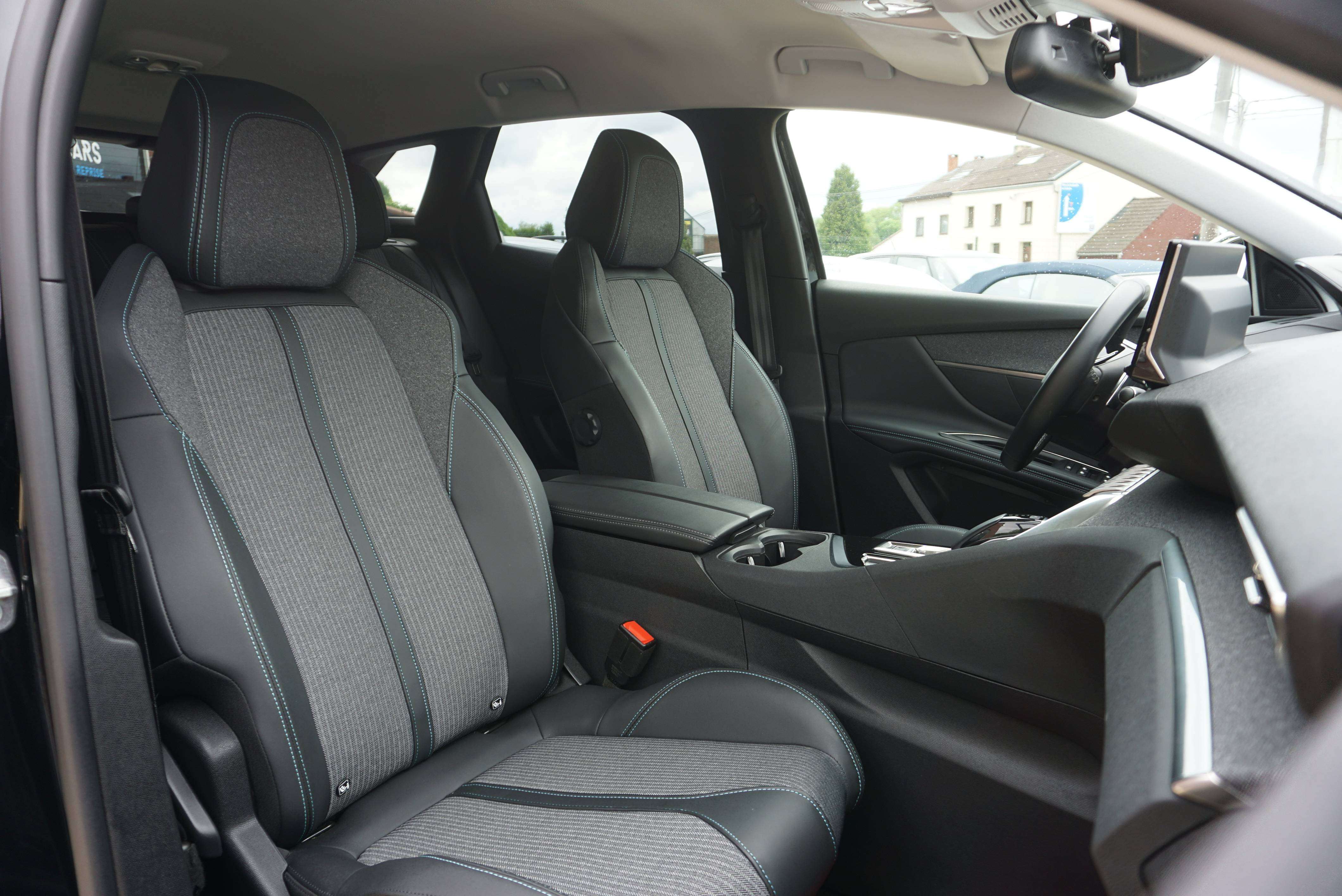 Peugeot 3008 1.2 / 1er MAIN DISTRI OK COCKPIT NAVI-CAMERA FULL