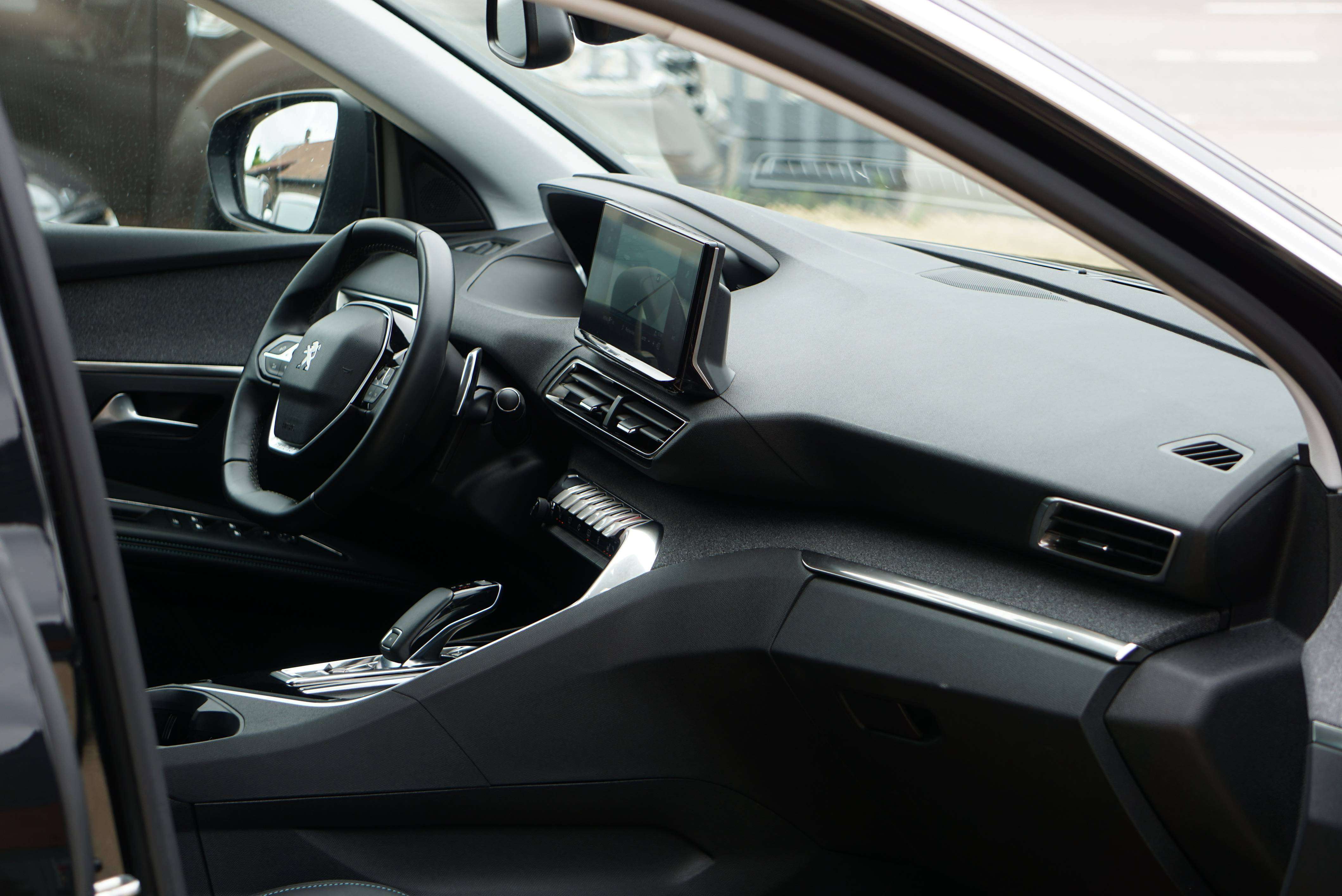 Peugeot 3008 1.2 / 1er MAIN DISTRI OK COCKPIT NAVI-CAMERA FULL