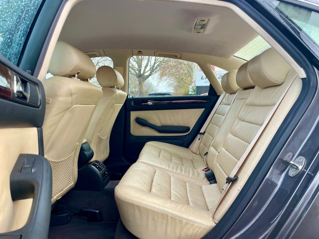 Audi A6 2.5 V6 TDI 150 PACK LUXE