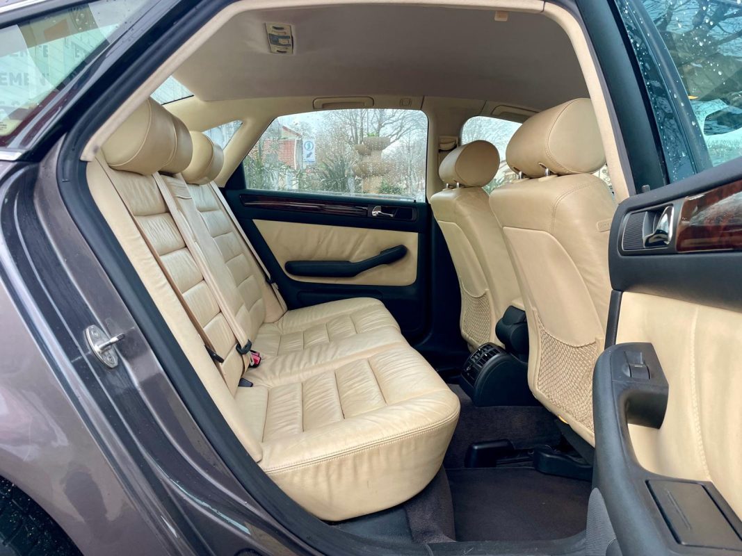 Audi A6 2.5 V6 TDI 150 PACK LUXE
