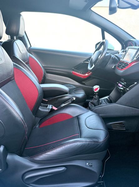 Peugeot 208 1.6 THP 200 GTI 3P