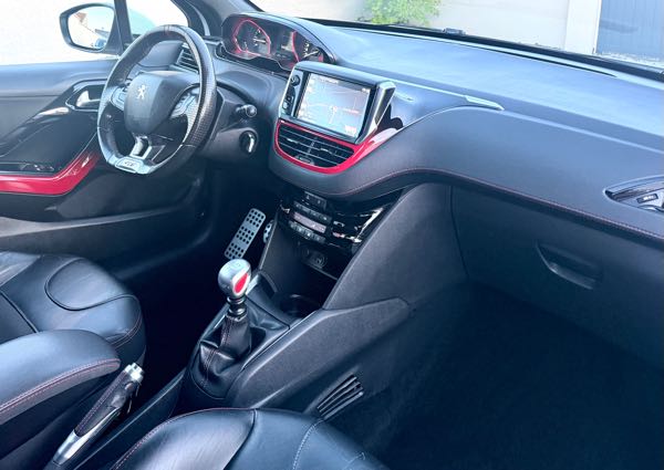 Peugeot 208 1.6 THP 200 GTI 3P