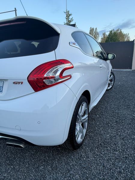 Peugeot 208 1.6 THP 200 GTI 3P