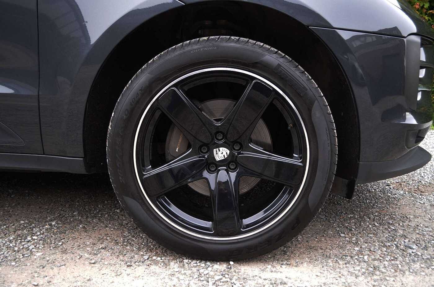 Porsche Macan Macan 2.0 Turbo PDK * PANO * 14 WAY SEATS * TOW-BAR * CAMERA