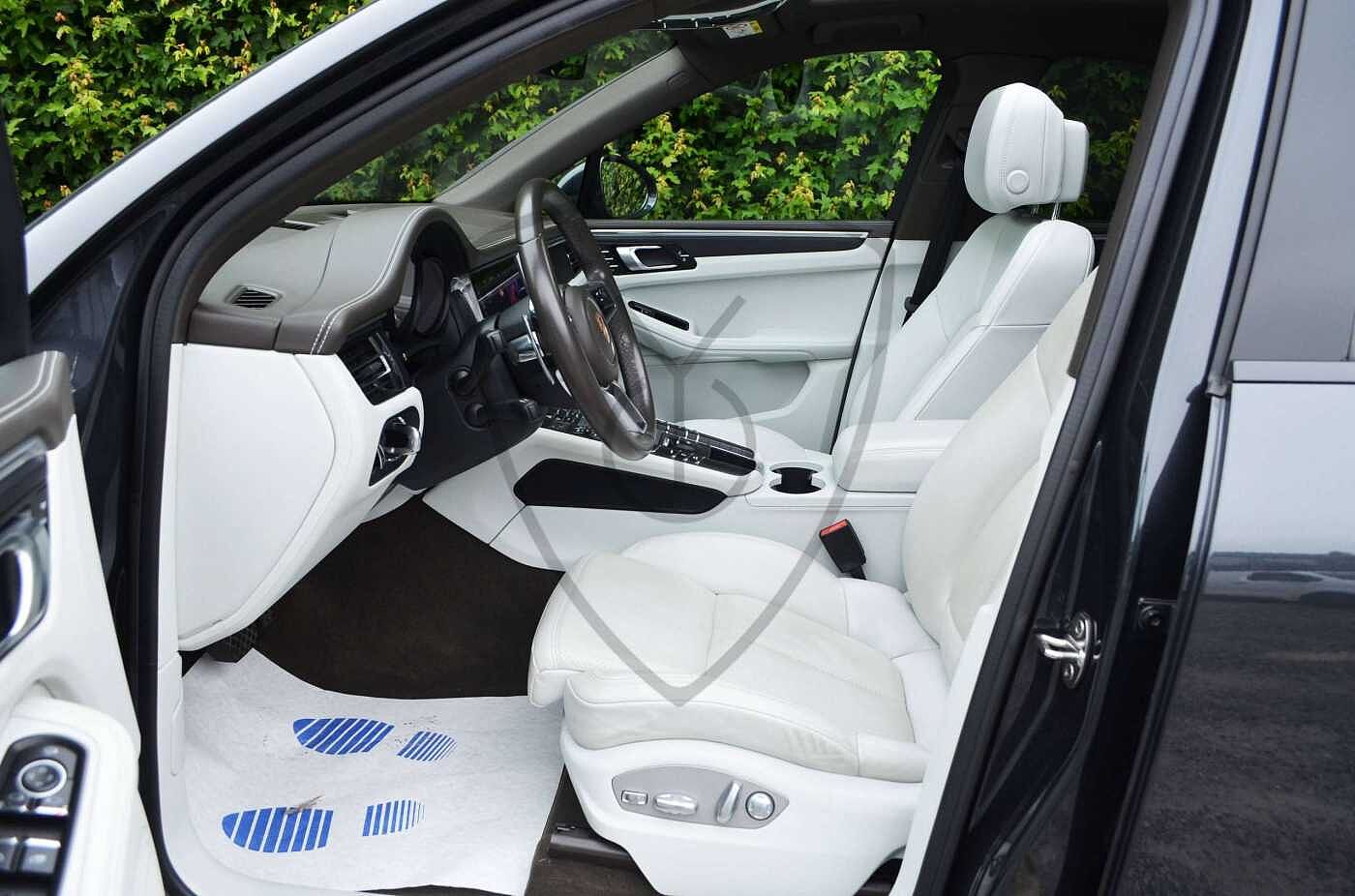 Porsche Macan Macan 2.0 Turbo PDK * PANO * 14 WAY SEATS * TOW-BAR * CAMERA