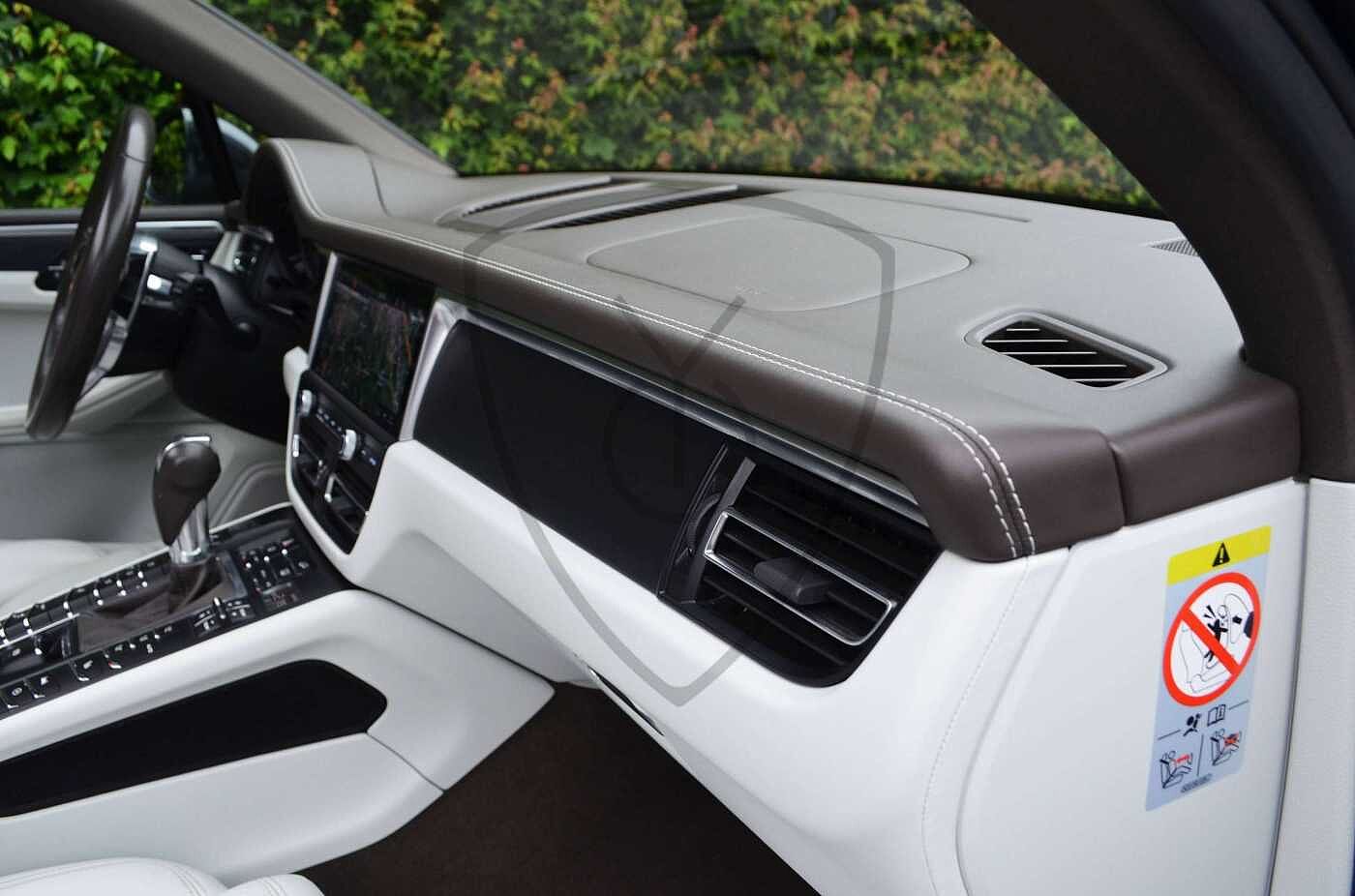 Porsche Macan Macan 2.0 Turbo PDK * PANO * 14 WAY SEATS * TOW-BAR * CAMERA