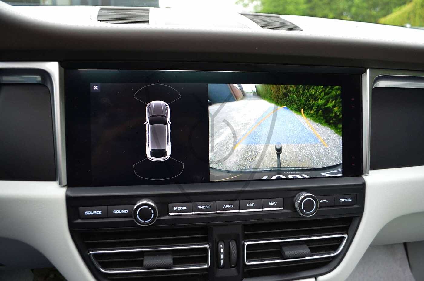 Porsche Macan Macan 2.0 Turbo PDK * PANO * 14 WAY SEATS * TOW-BAR * CAMERA