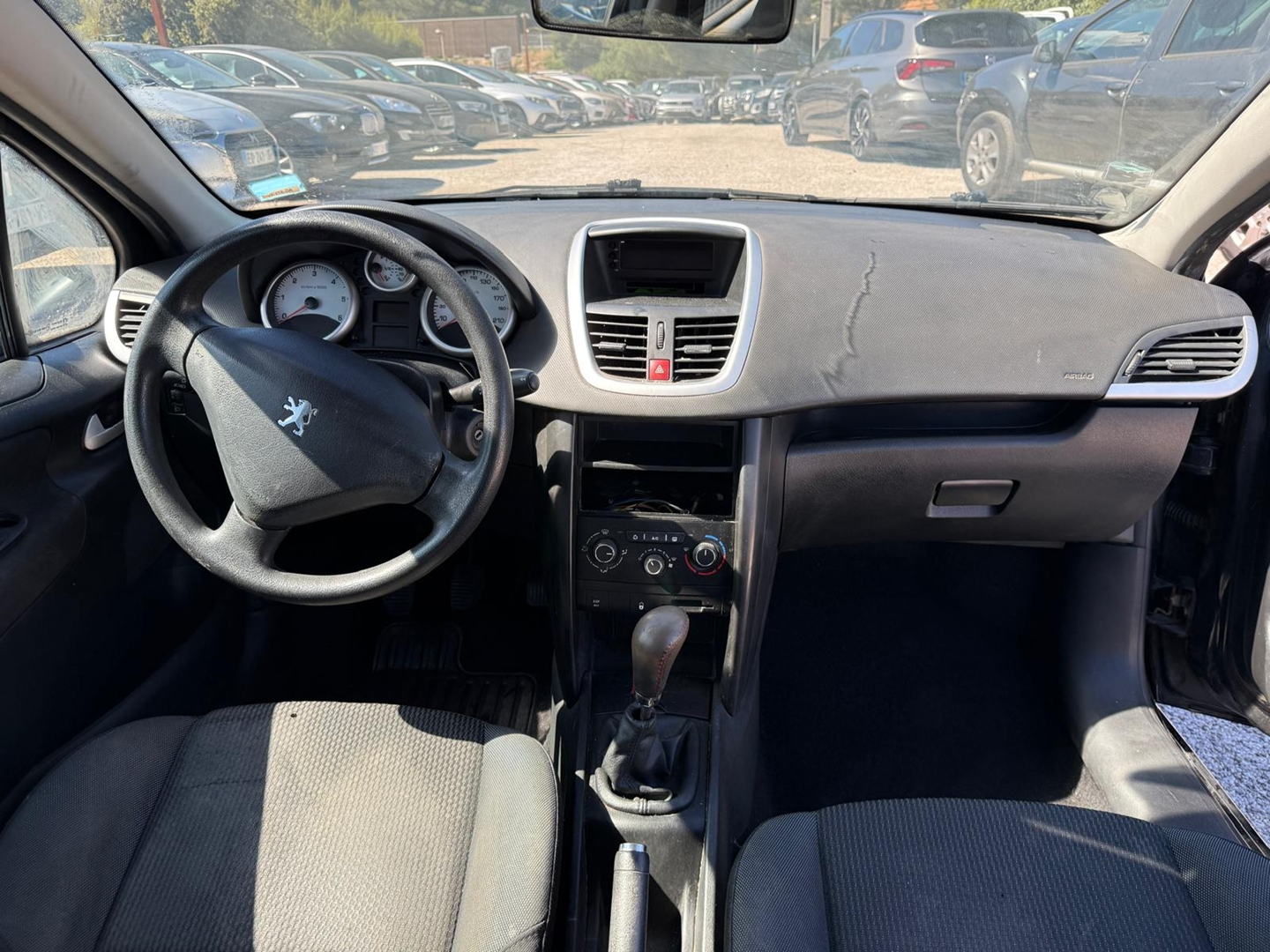 Peugeot 207 1.4 HDI70 PREMIUM 3P