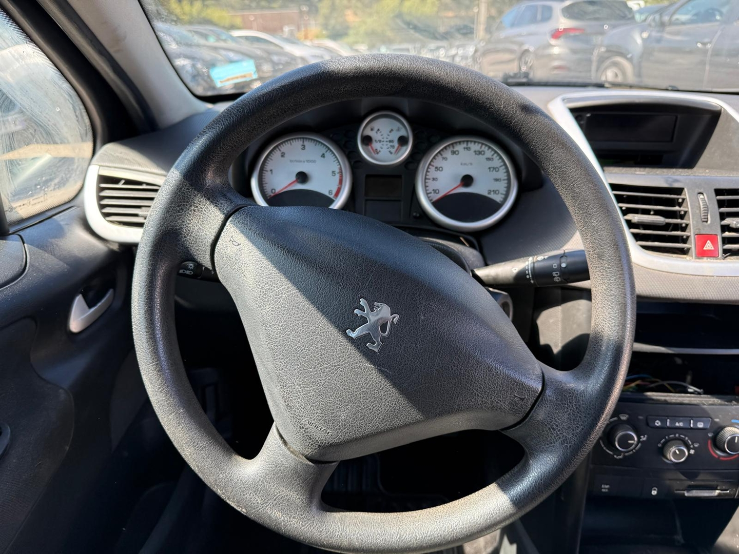 Peugeot 207 1.4 HDI70 PREMIUM 3P