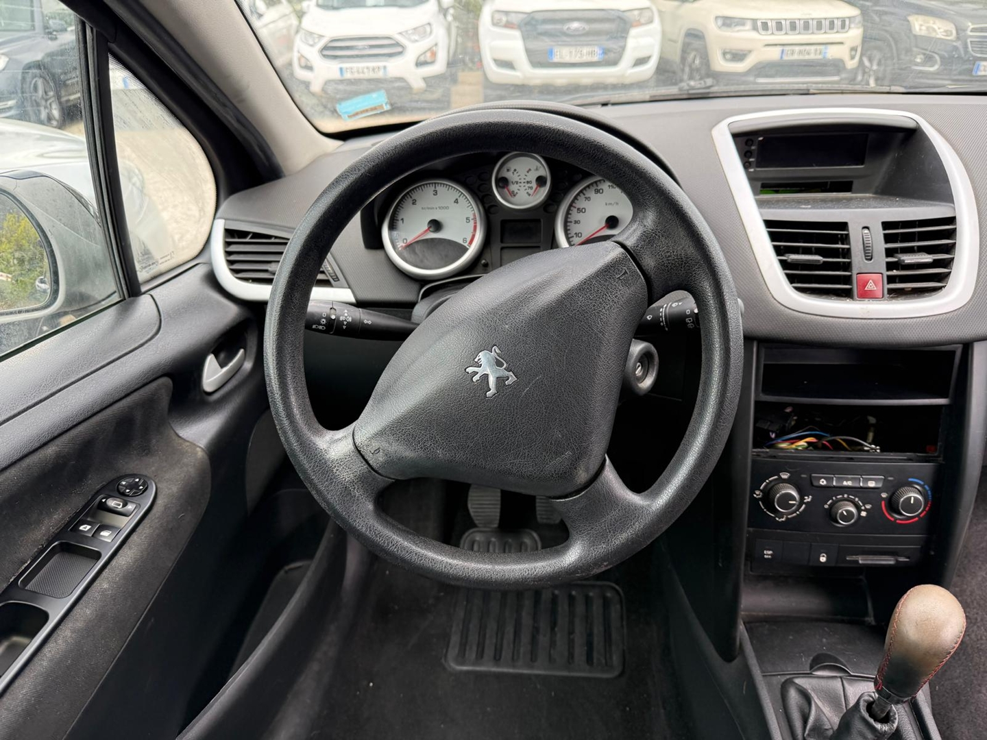 Peugeot 207 1.4 HDI70 PREMIUM 3P