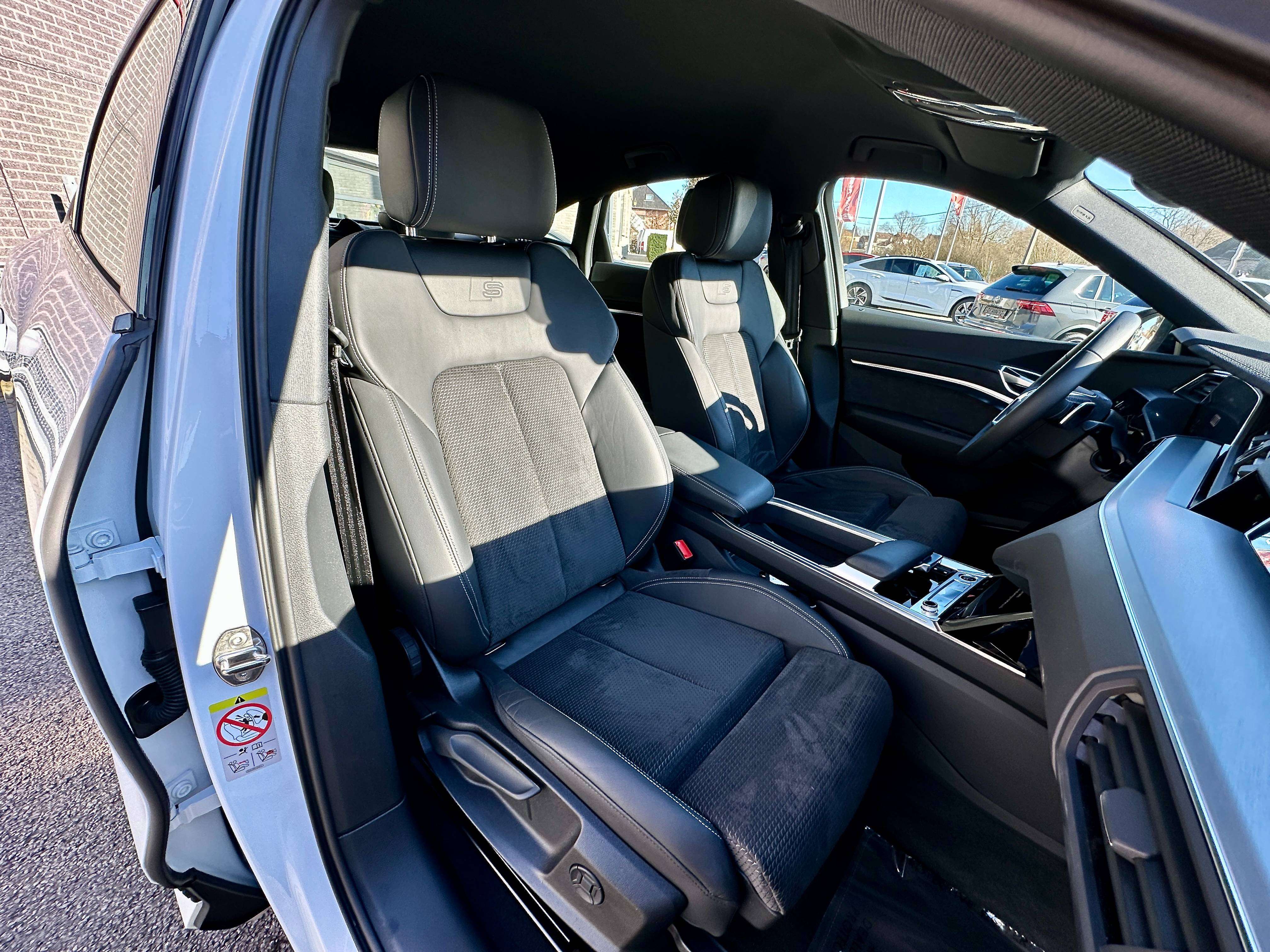 Audi e-tron Quattro 2x S line Black line*