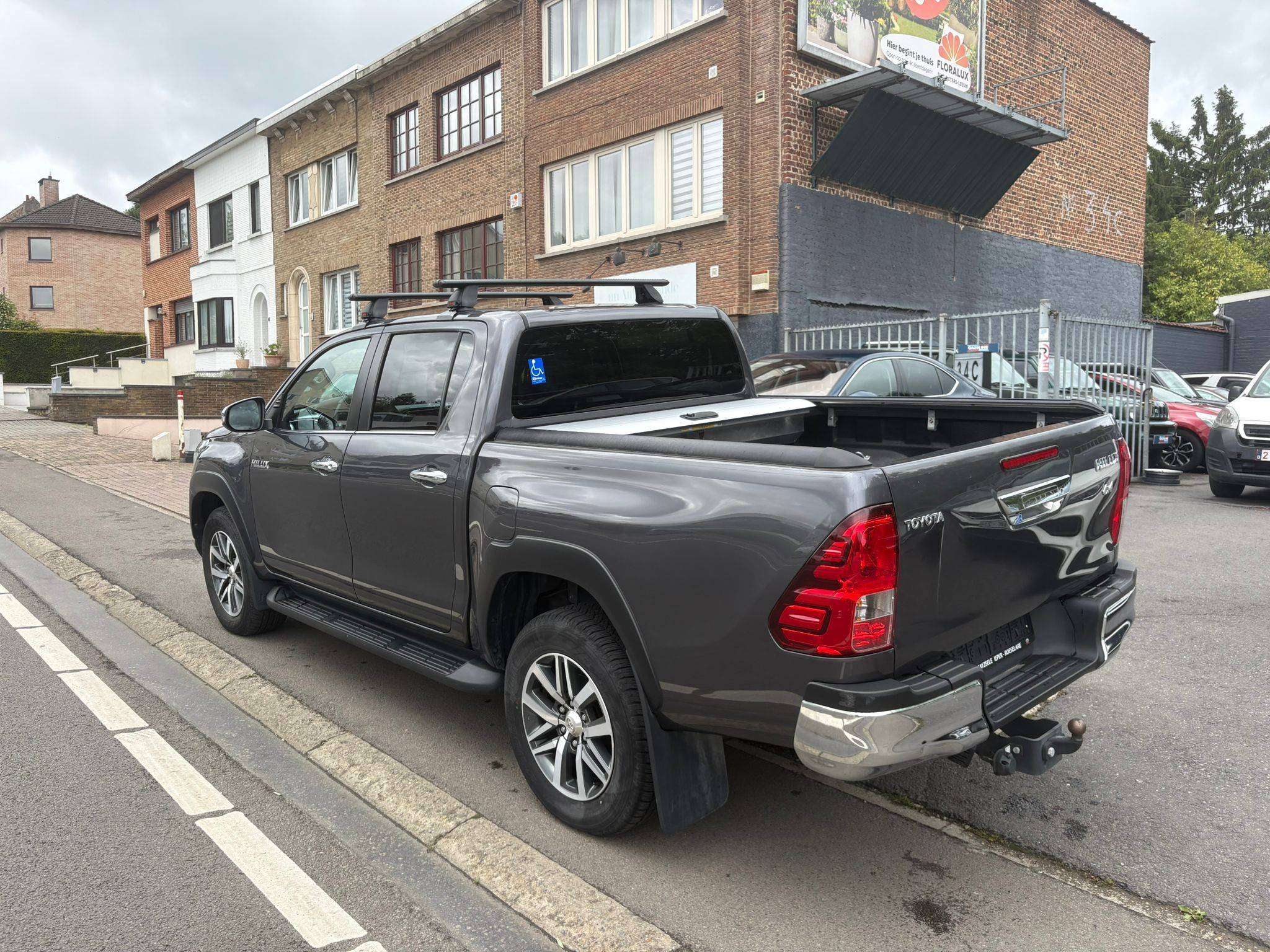 Toyota Hilux 2.4/4WD/33.000 Netto Lounge/1 Owner/20.000 Km/Full Toyota Service