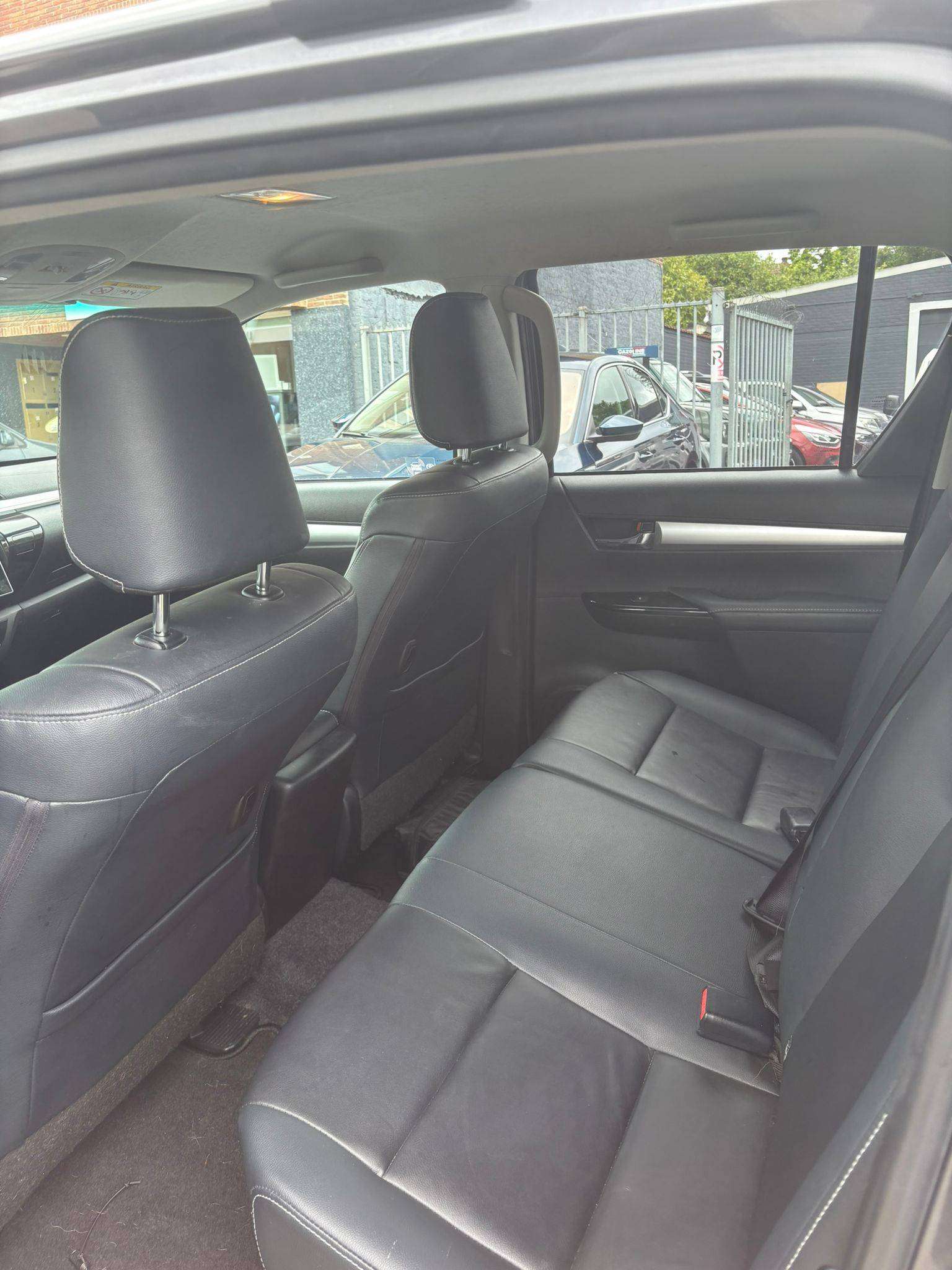 Toyota Hilux 2.4/4WD/33.000 Netto Lounge/1 Owner/20.000 Km/Full Toyota Service