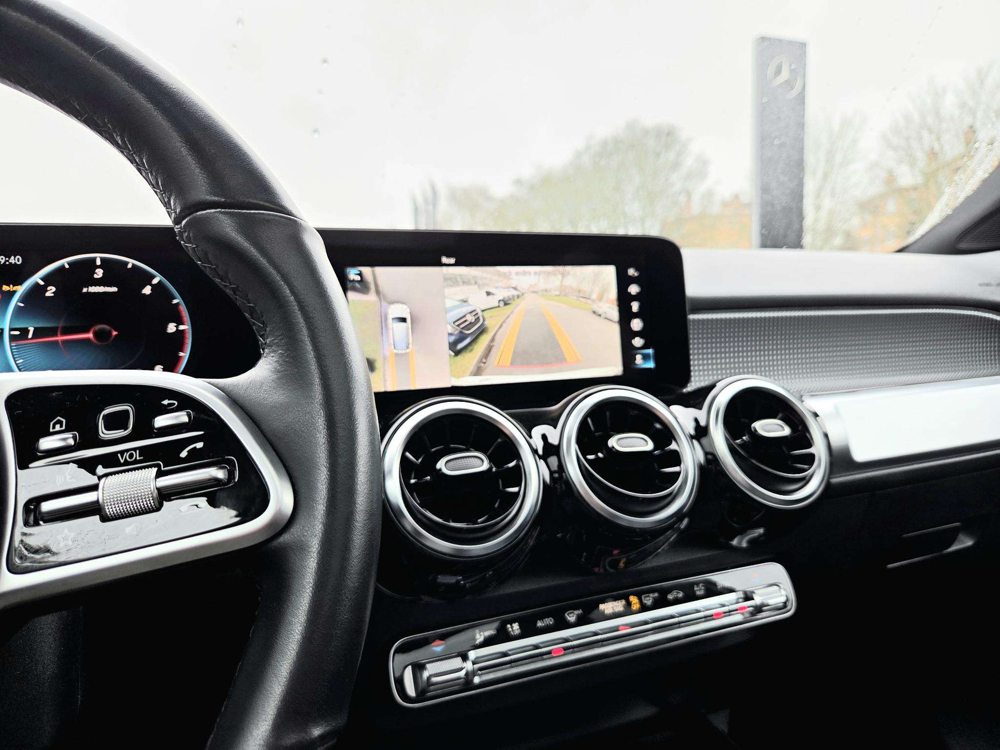 Mercedes-Benz GLB 180 GLB d Luxury Line