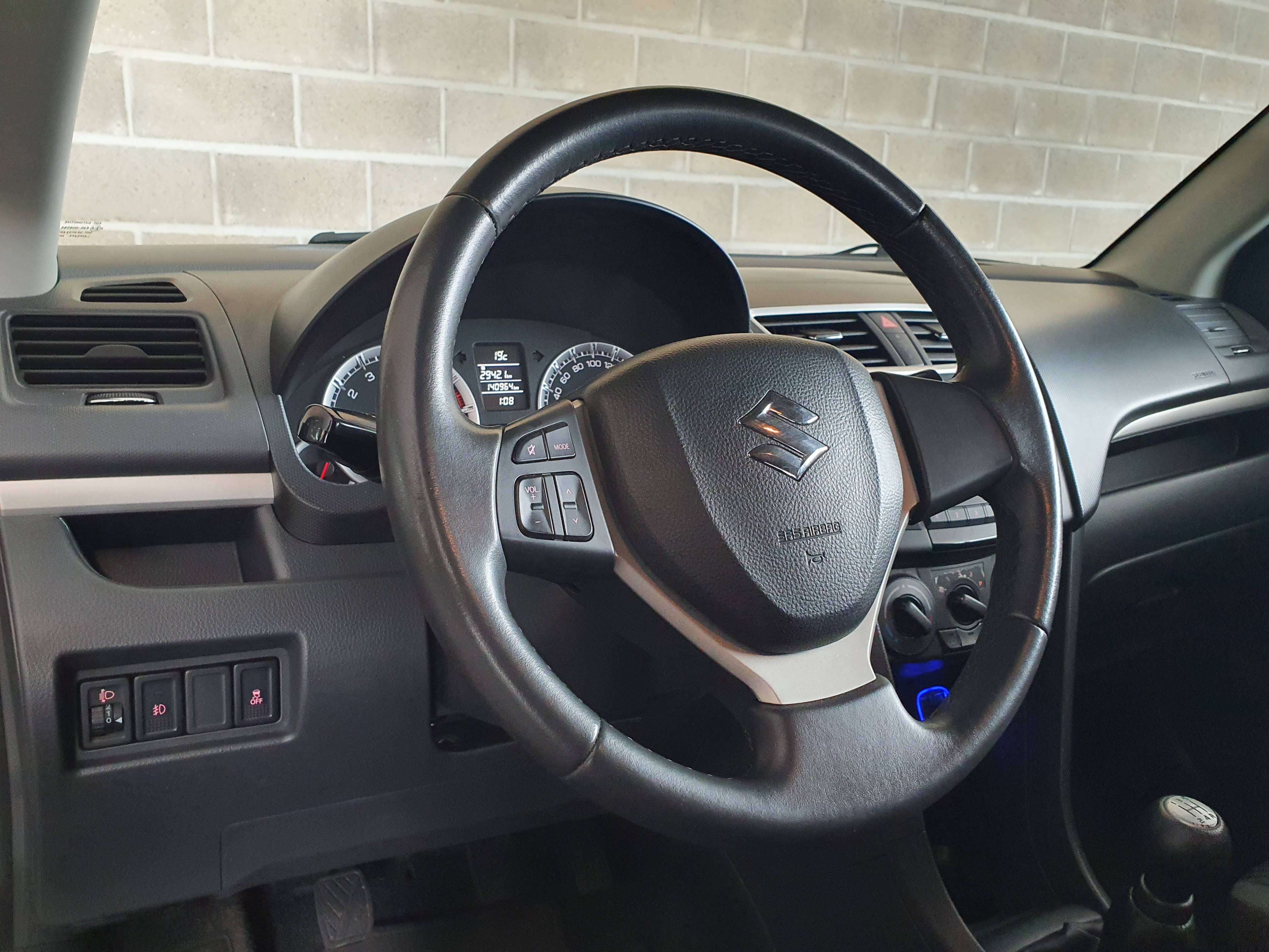 Suzuki Swift 🟢1.2 ESSENCE 94CV - ROULE PARFAITEMENT