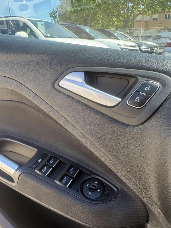 Ford C-max 1.5 TDCI 120CV TITANIUM BOITE AUTOMATIQUE