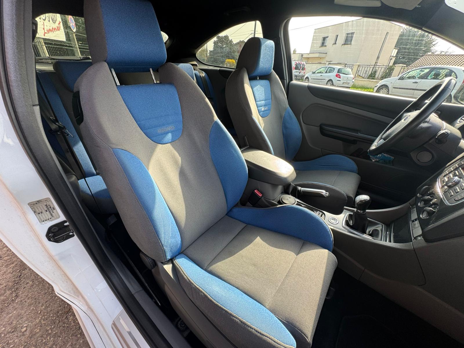 Ford Focus II 2.5 T 225 ST 3P