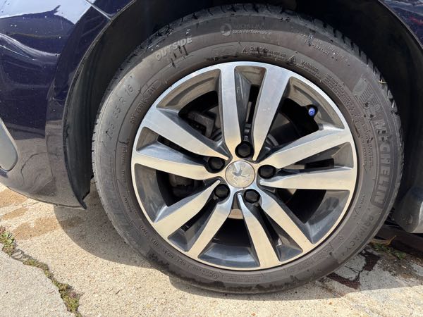 Peugeot 308 III 1.5 BLUEHDI 130 ALLURE PACK AUTO8