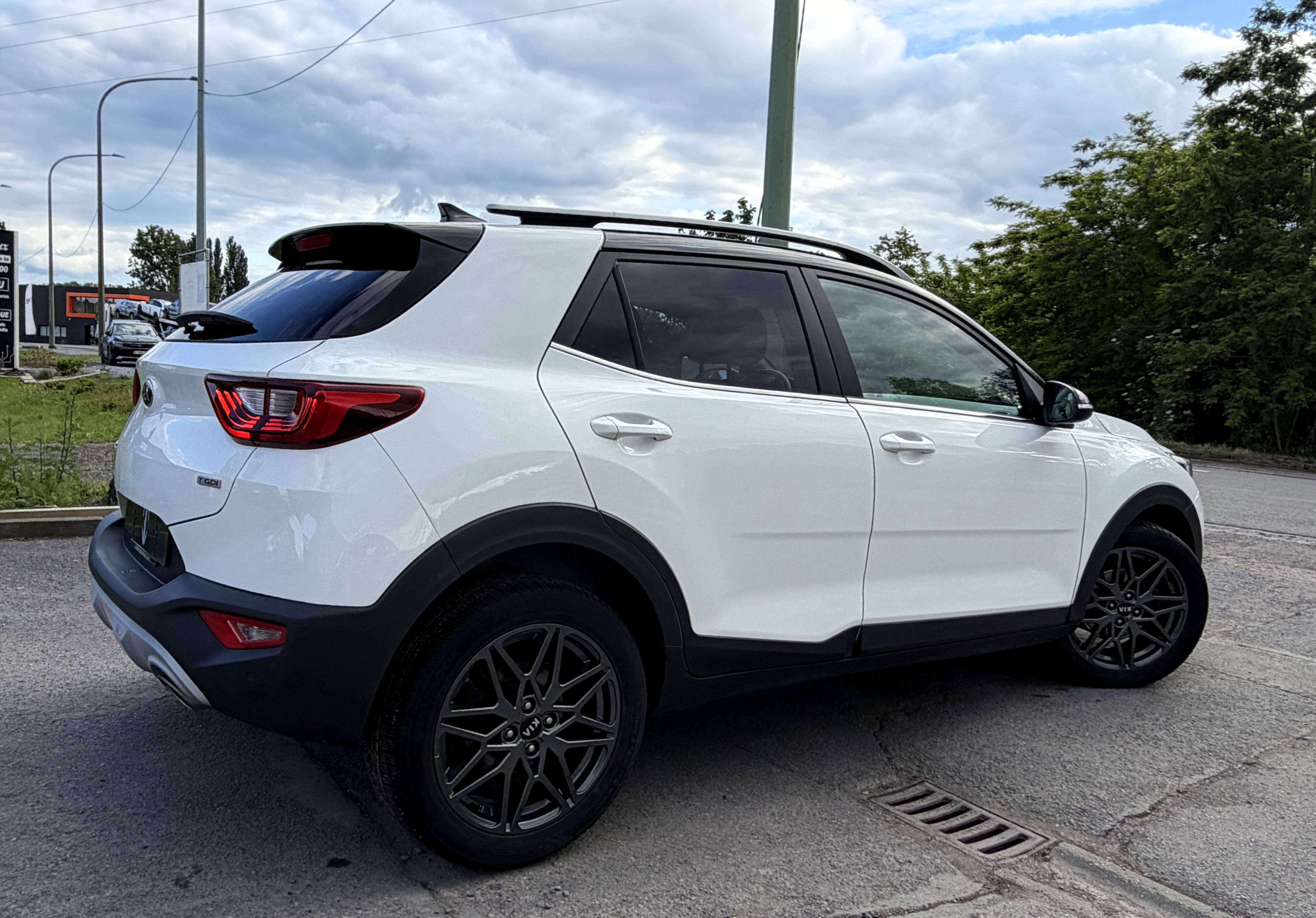 Kia Stonic 1.0 T-GDI Black Edition 1er PROPRIO/CARNET COMPLET/CAMERA/NAVI/CARPLAY/GARANTIE KIA