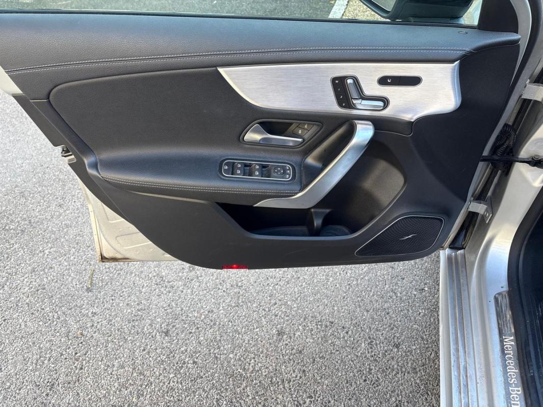Mercedes-Benz Classe A - 200 AMG LINE Boite Automatique