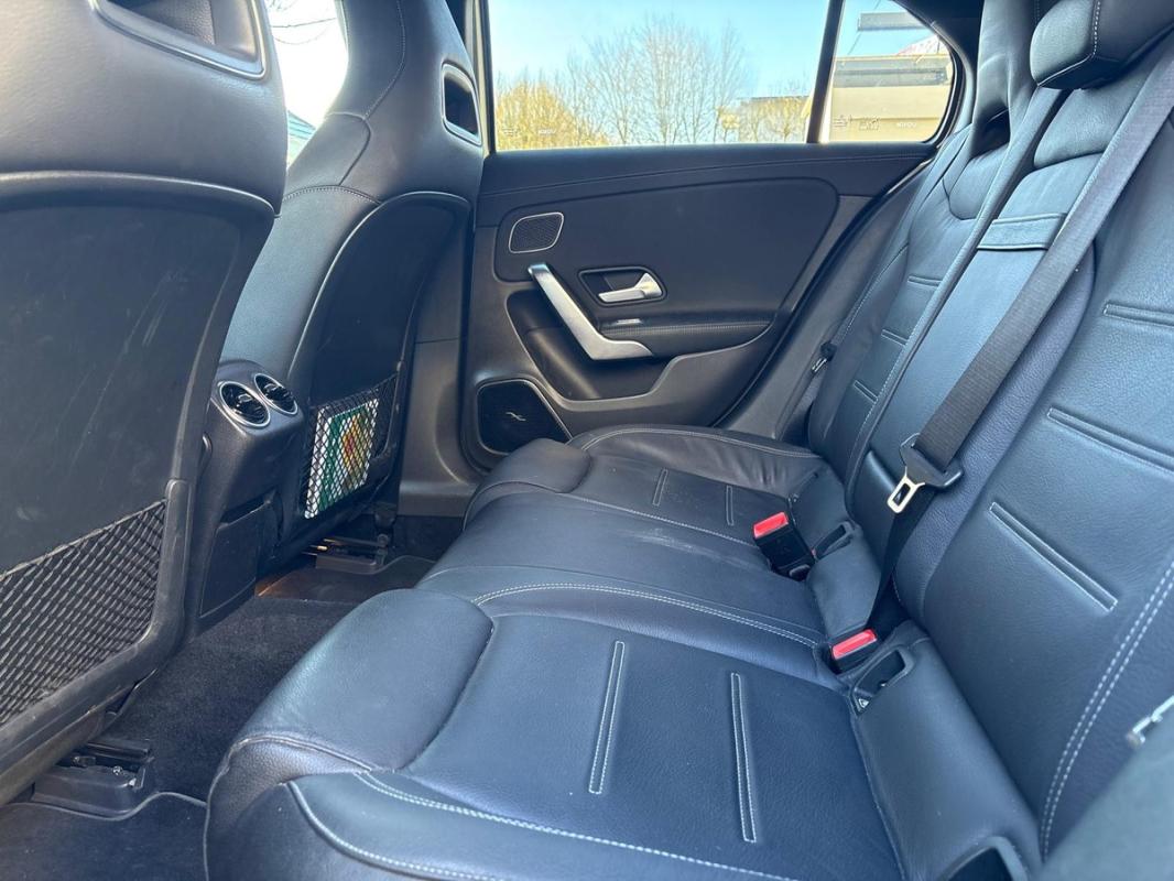 Mercedes-Benz Classe A - 200 AMG LINE Boite Automatique