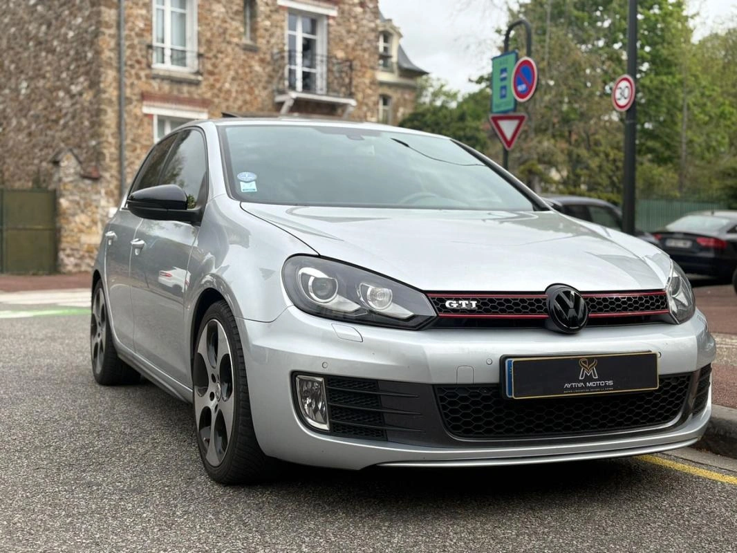Volkswagen Golf 6 GTI phase 1 - 210 cv Boite DSG 7