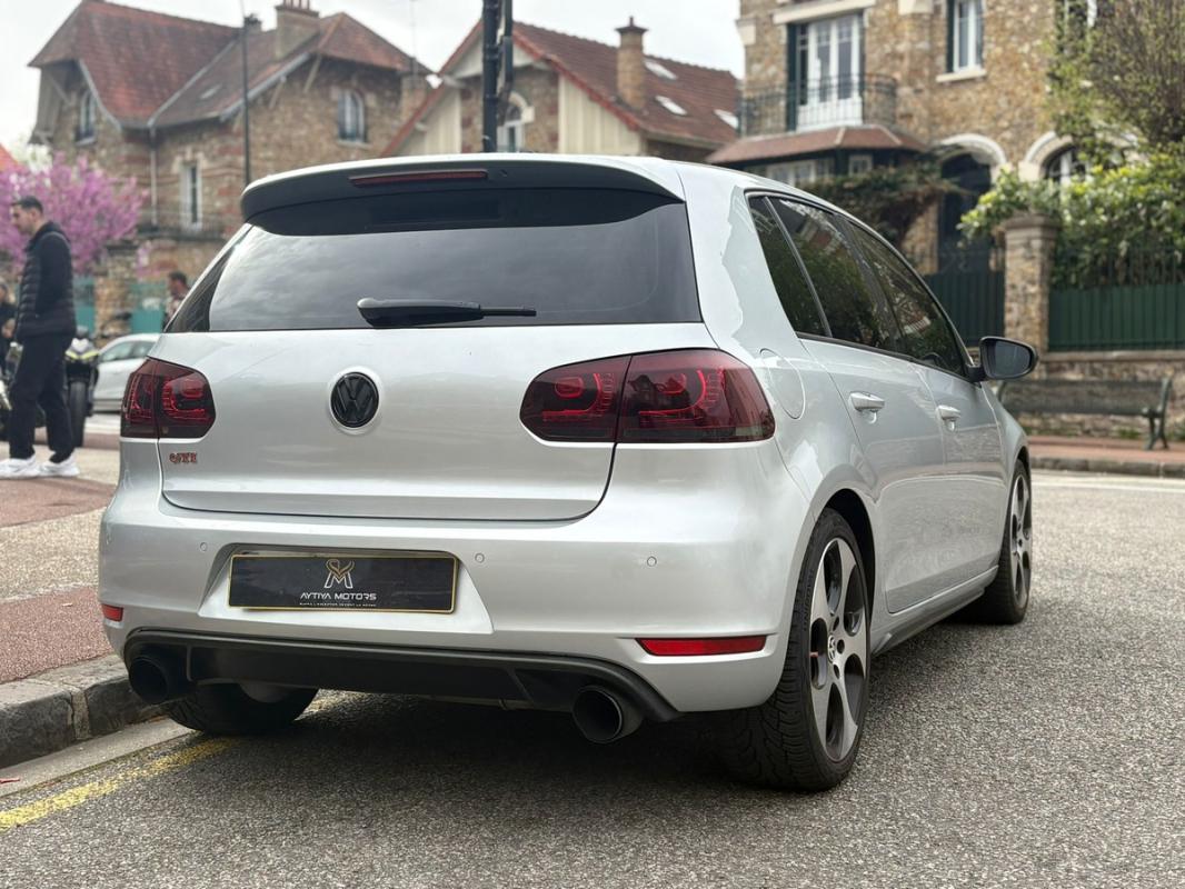 Volkswagen Golf 6 GTI phase 1 - 210 cv Boite DSG 7