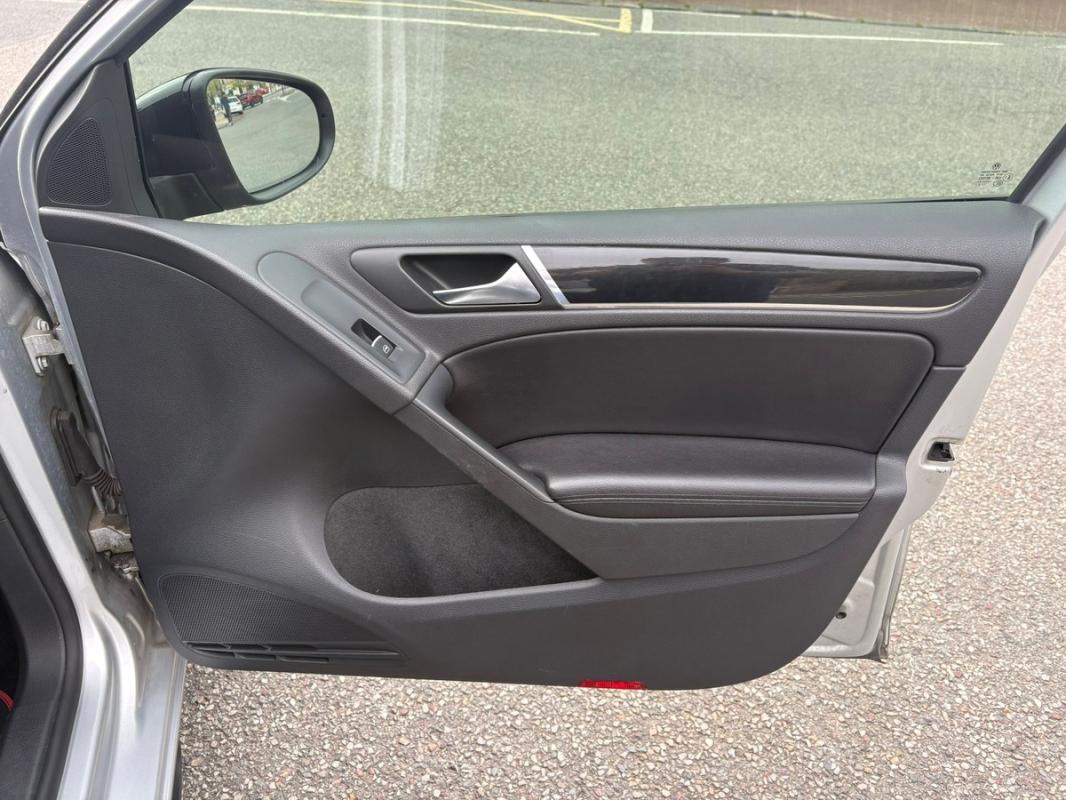 Volkswagen Golf 6 GTI phase 1 - 210 cv Boite DSG 7