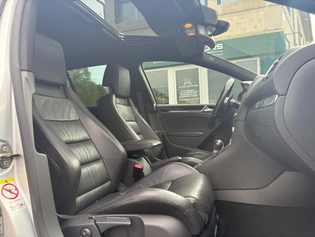 Volkswagen Golf 6 GTI phase 1 - 210 cv Boite DSG 7