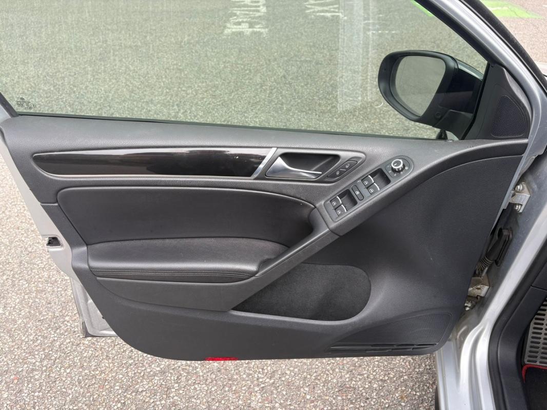Volkswagen Golf 6 GTI phase 1 - 210 cv Boite DSG 7