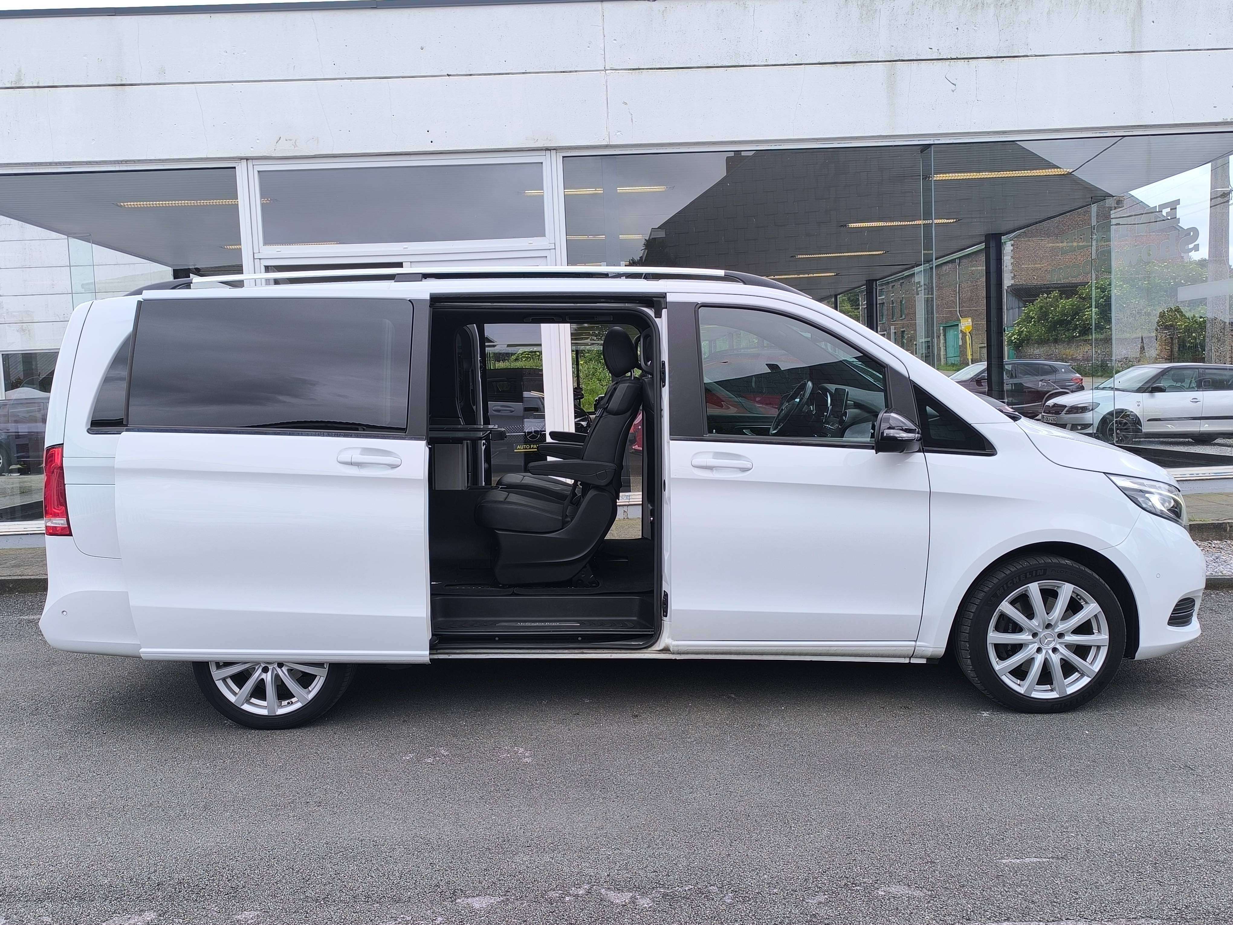 Mercedes-Benz V 250 d 190CV AVANTGARD SPORT 6 PL LONG T.PANORAMIQUE