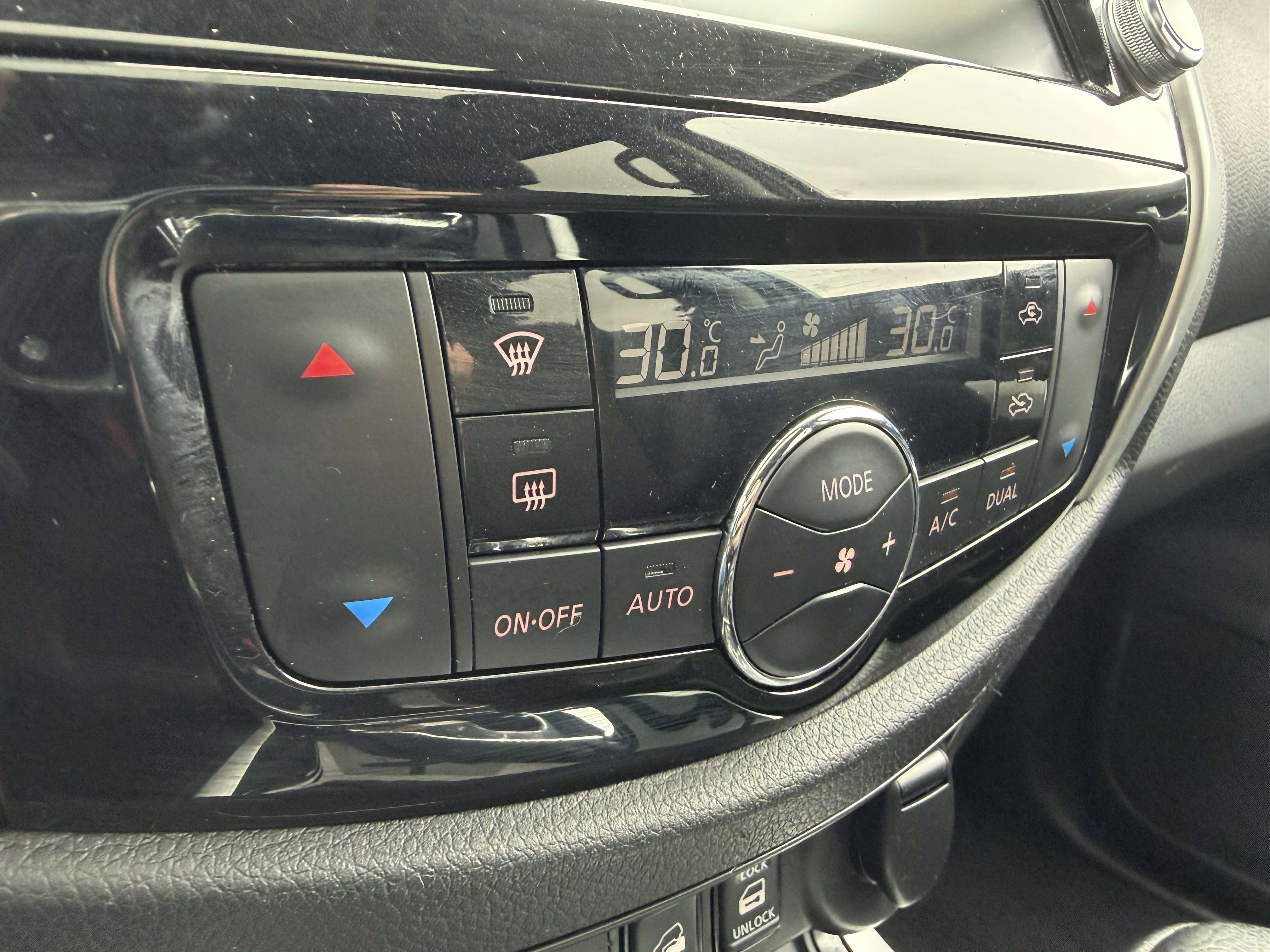 Nissan Navara 2.3 dCi 4WD - Hard Top - Automatique - Toit ouvran