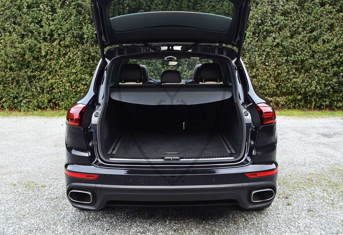 Porsche Cayenne 3,0 Diesel Platinum Edition * PANO * BOSE *21 INCH