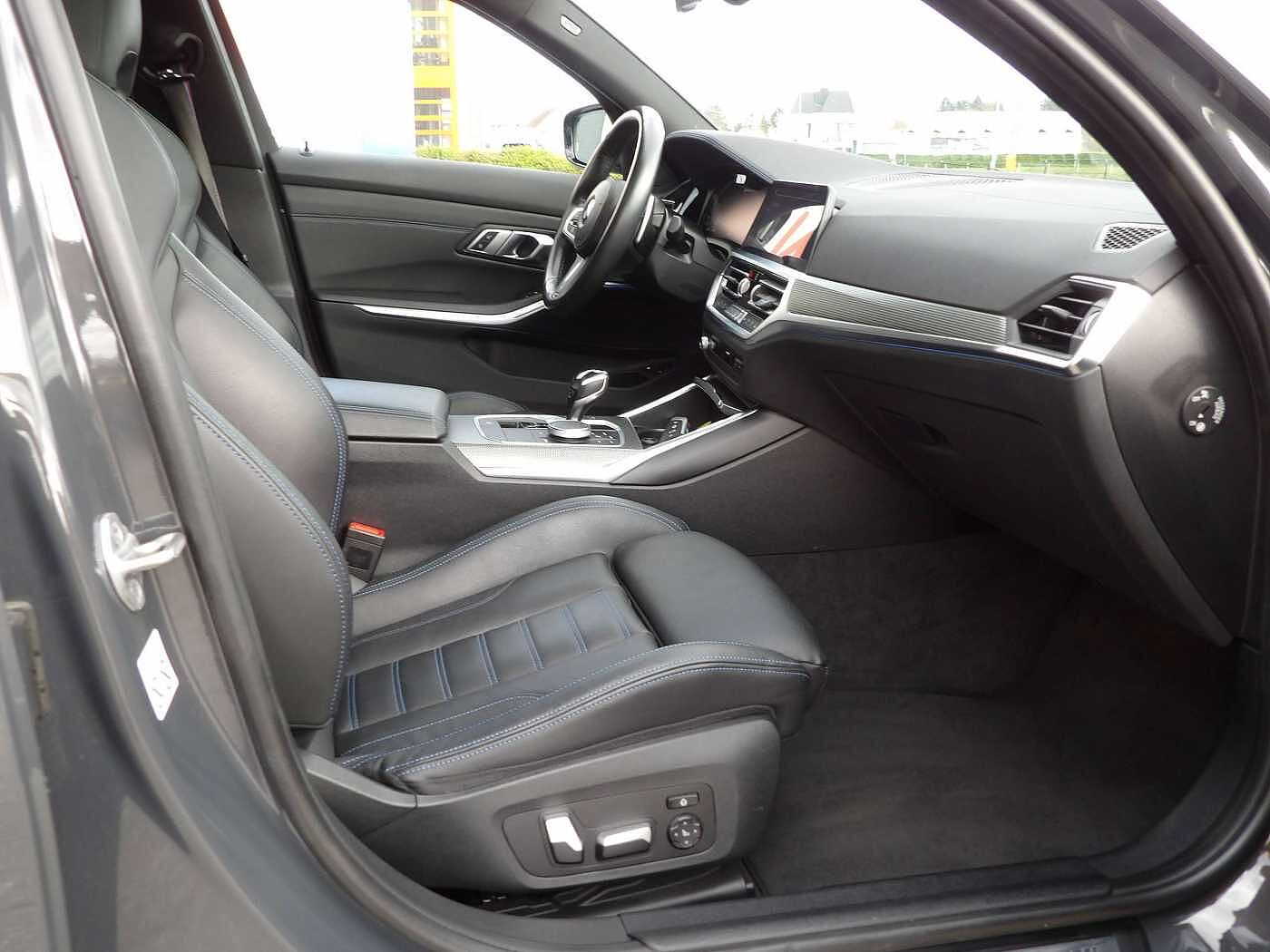 BMW 330 Touring Touring 330e  M-Pack  Full Option - Plug In Hybrid
