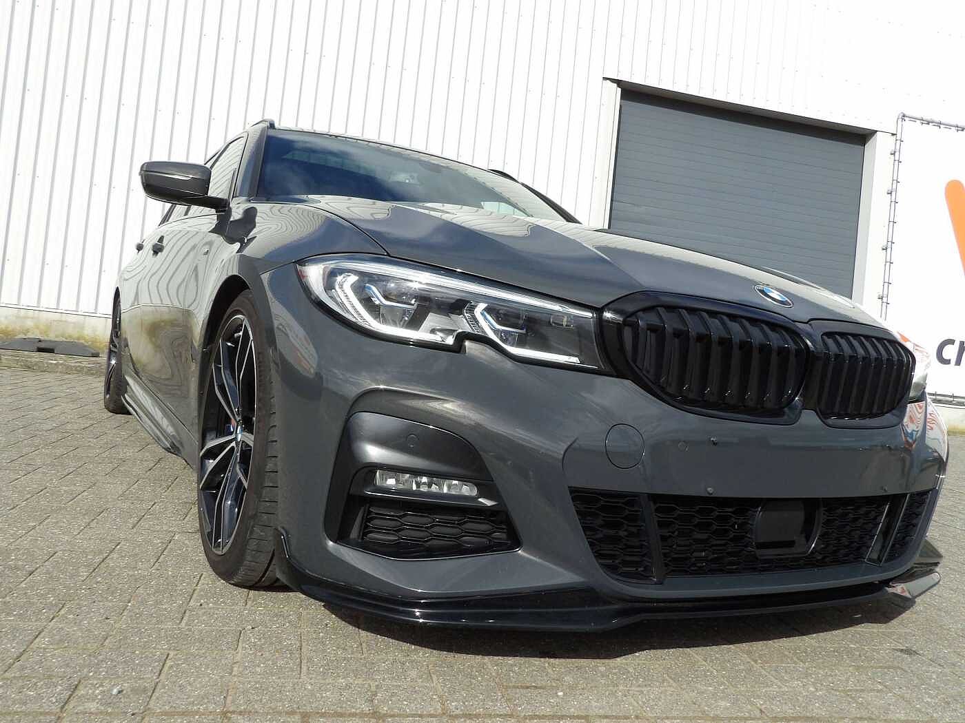 BMW 330 Touring Touring 330e  M-Pack  Full Option - Plug In Hybrid