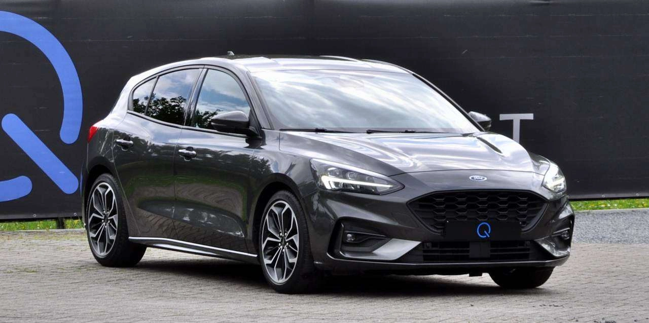 Ford Focus 1.0 ST LINE CRUISECONTROL CAMERA ZETEL EN STUUVERWARMING