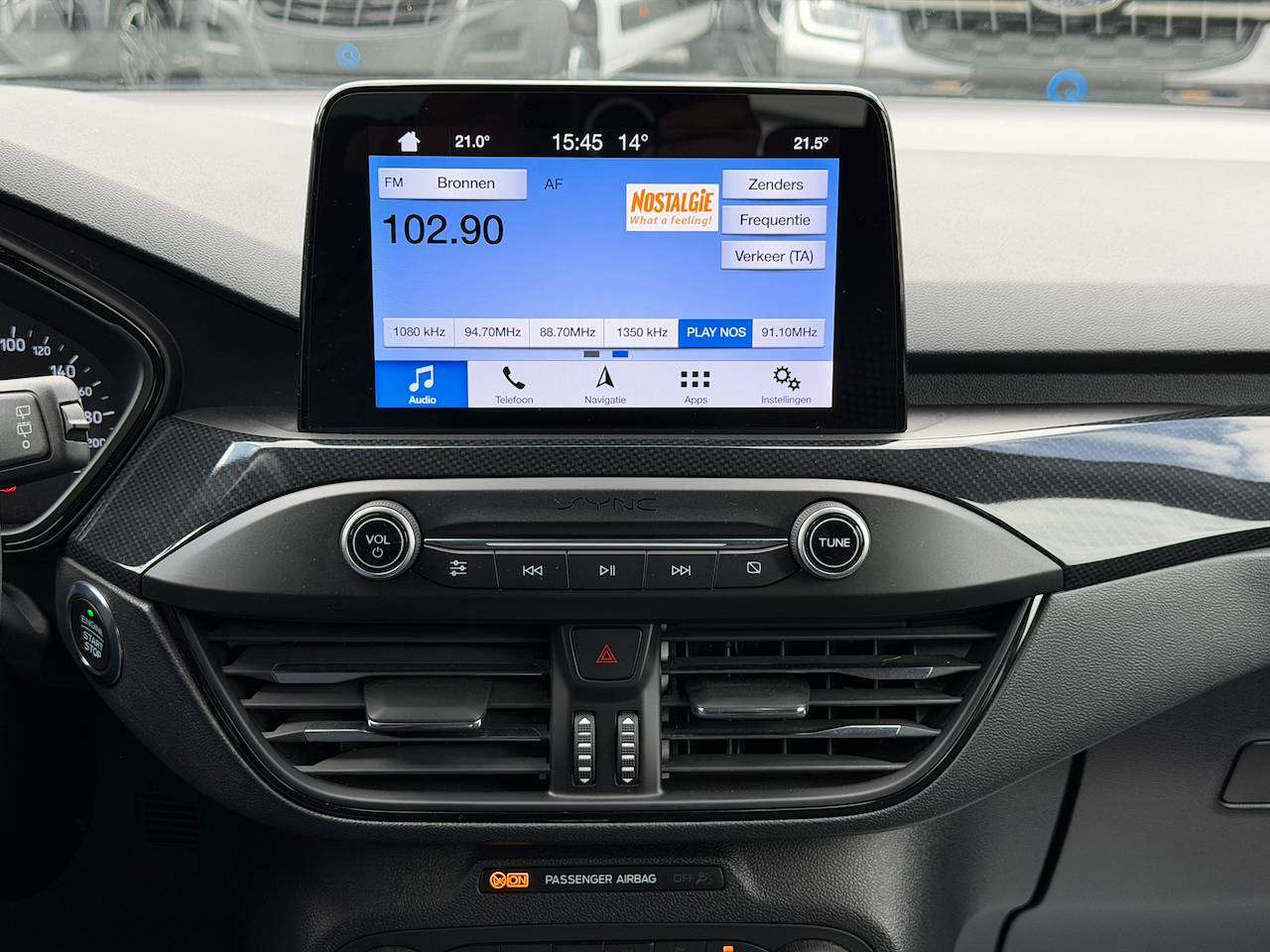 Ford Focus 1.0 ST LINE CRUISECONTROL CAMERA ZETEL EN STUUVERWARMING