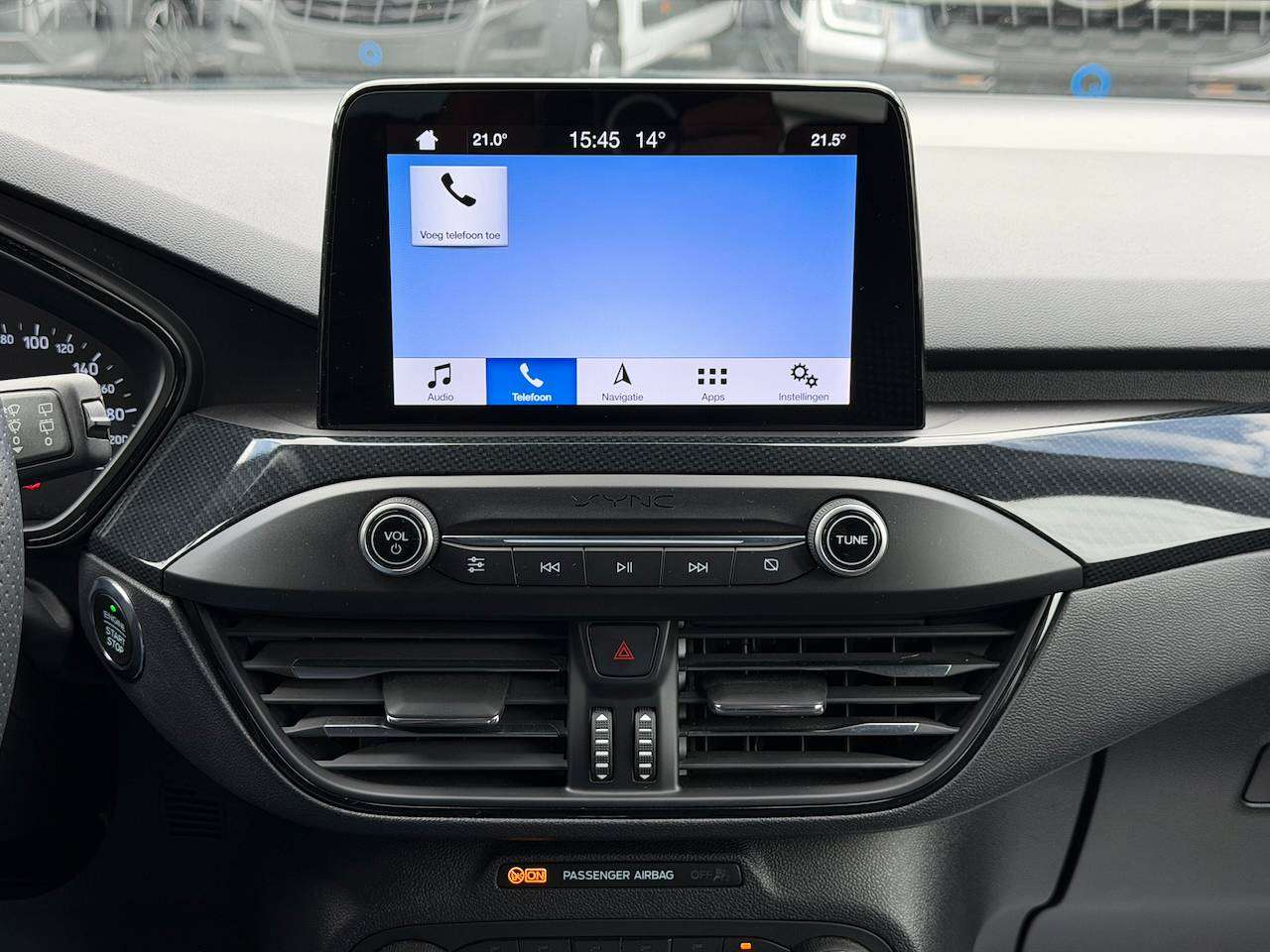 Ford Focus 1.0 ST LINE CRUISECONTROL CAMERA ZETEL EN STUUVERWARMING