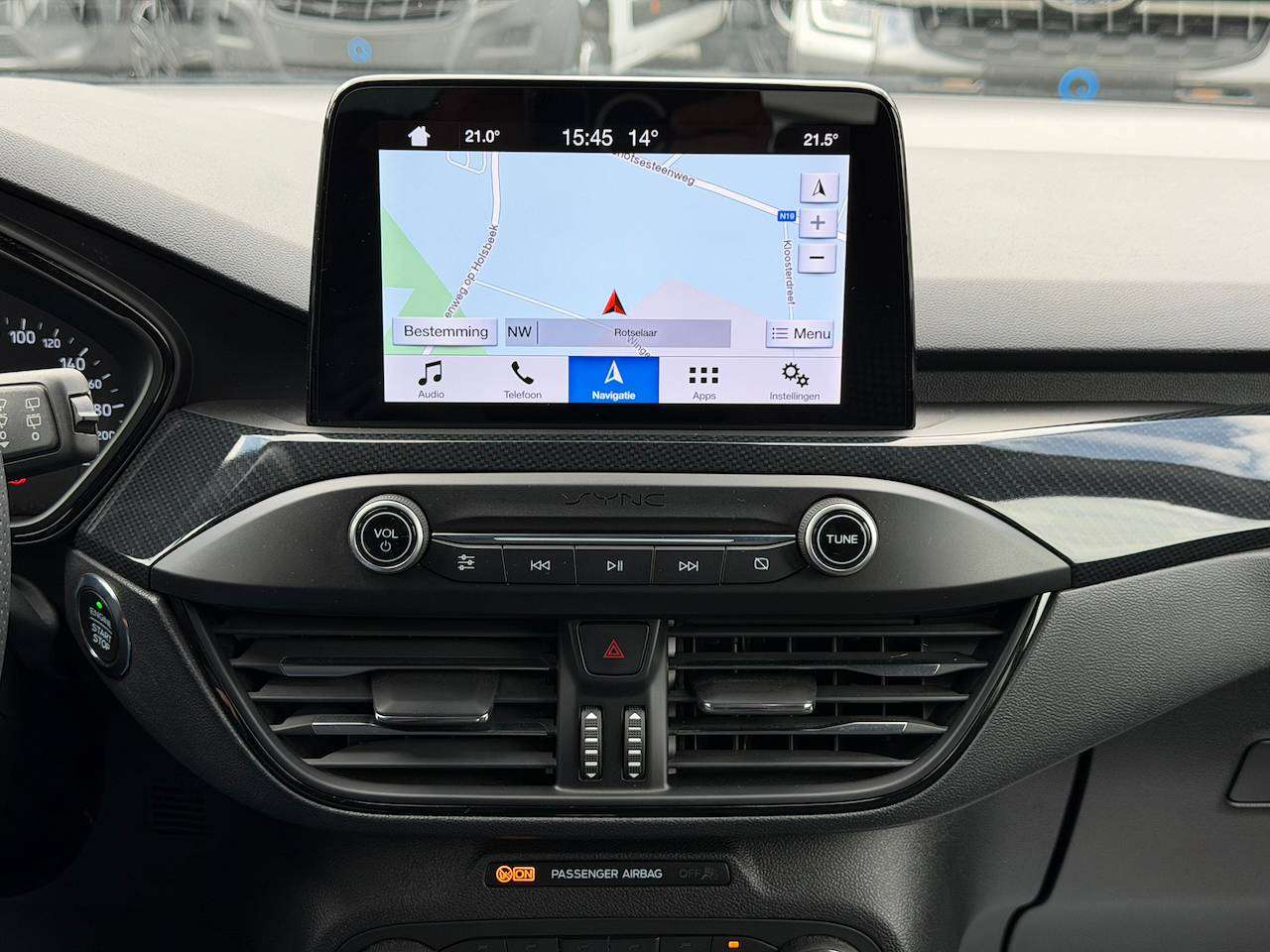 Ford Focus 1.0 ST LINE CRUISECONTROL CAMERA ZETEL EN STUUVERWARMING