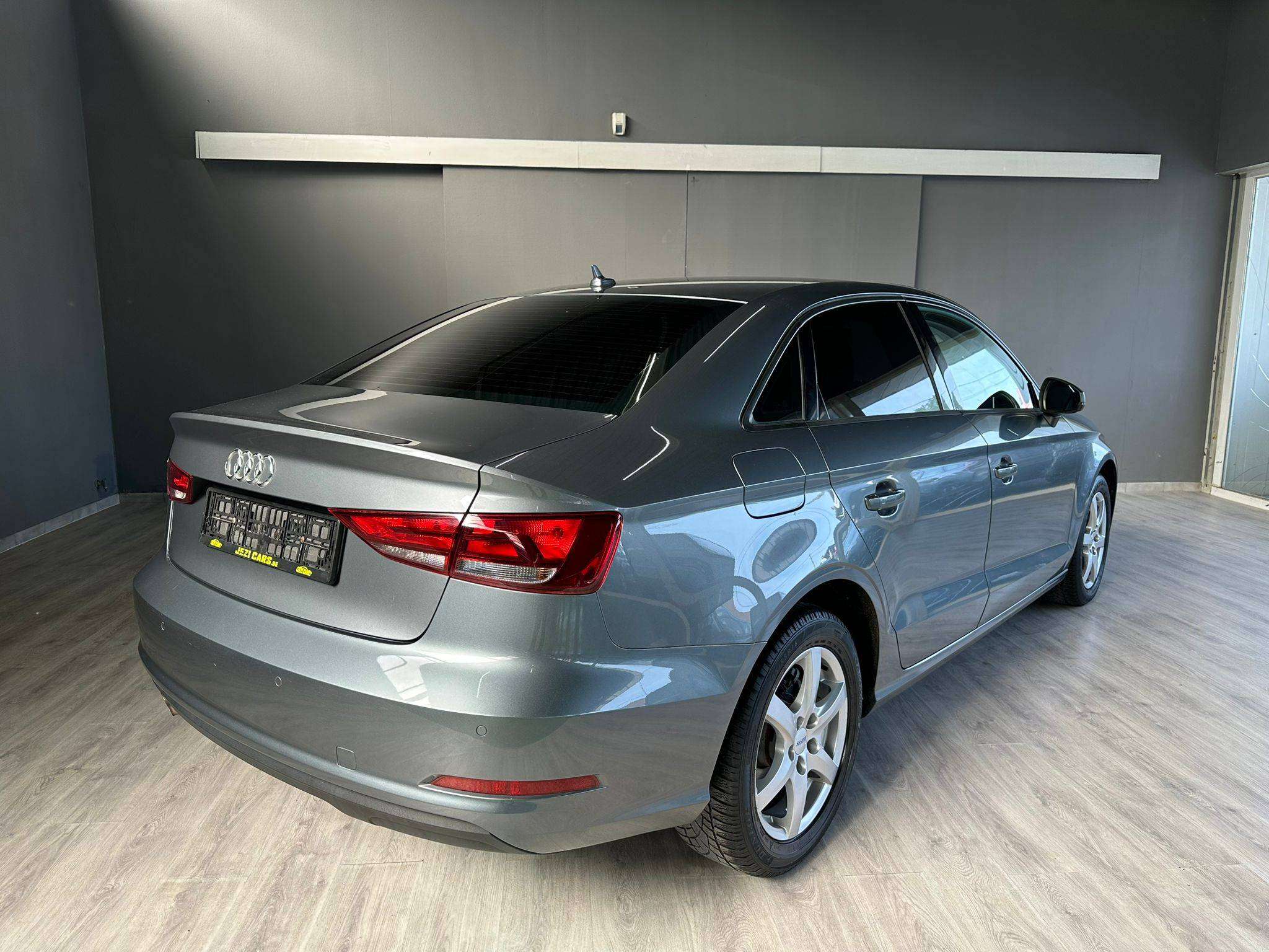 Audi A3 A3 Limousine 1.6 TDi Ambiente*1Jaar Garantie