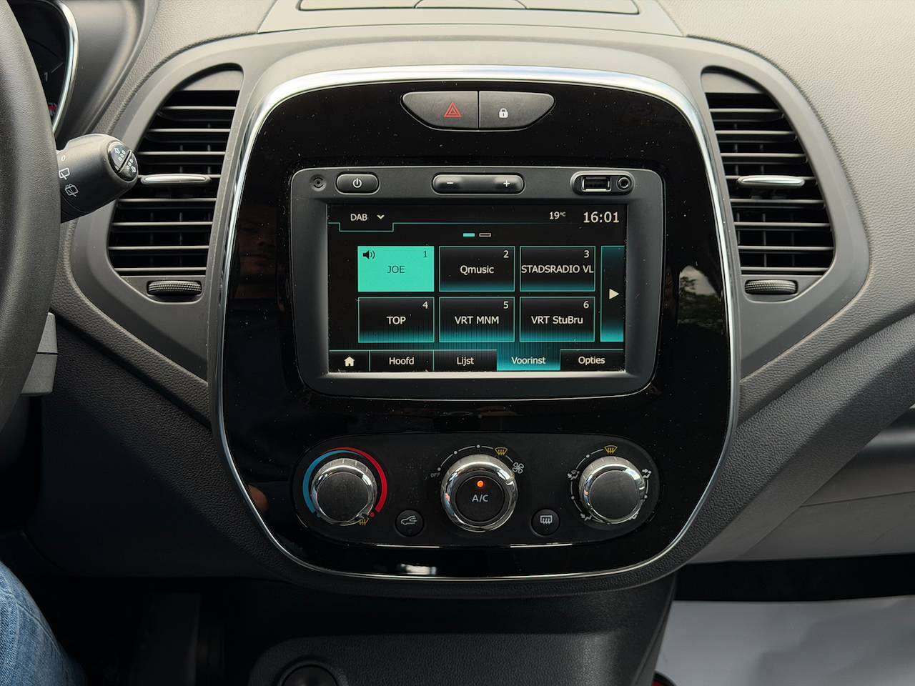 Renault Captur LIMITED AIRCO NAVI PDC KEYLESS