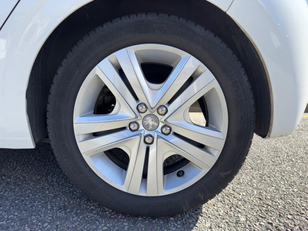 Peugeot 208 STYLE I Phase 2 1.2 VTi 82 cv