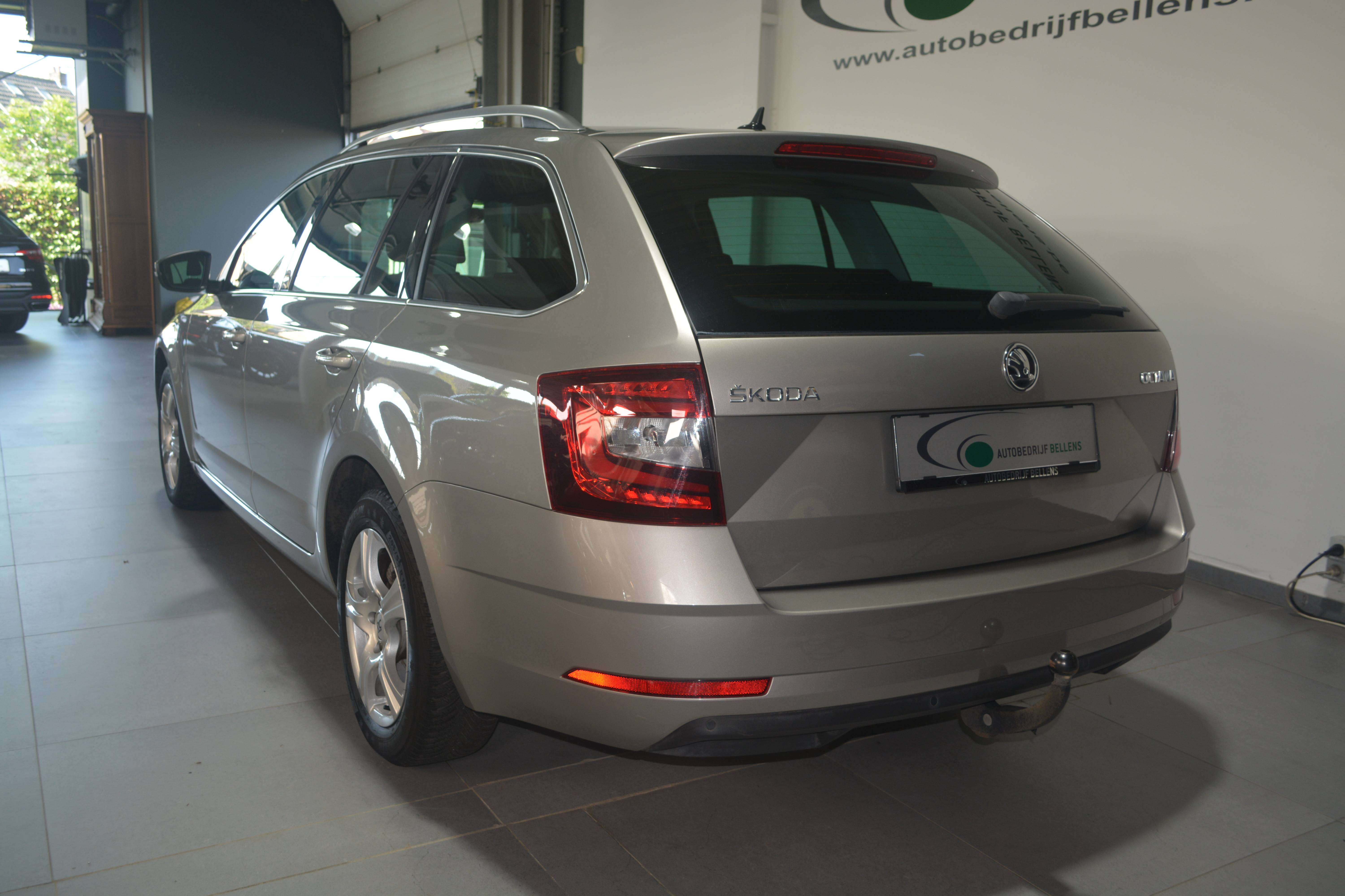 Skoda Octavia Octavia SW 1.6 CR TDi Ambition (EU6.2) NAVI / 62.000 KM / 11.500 + BTW