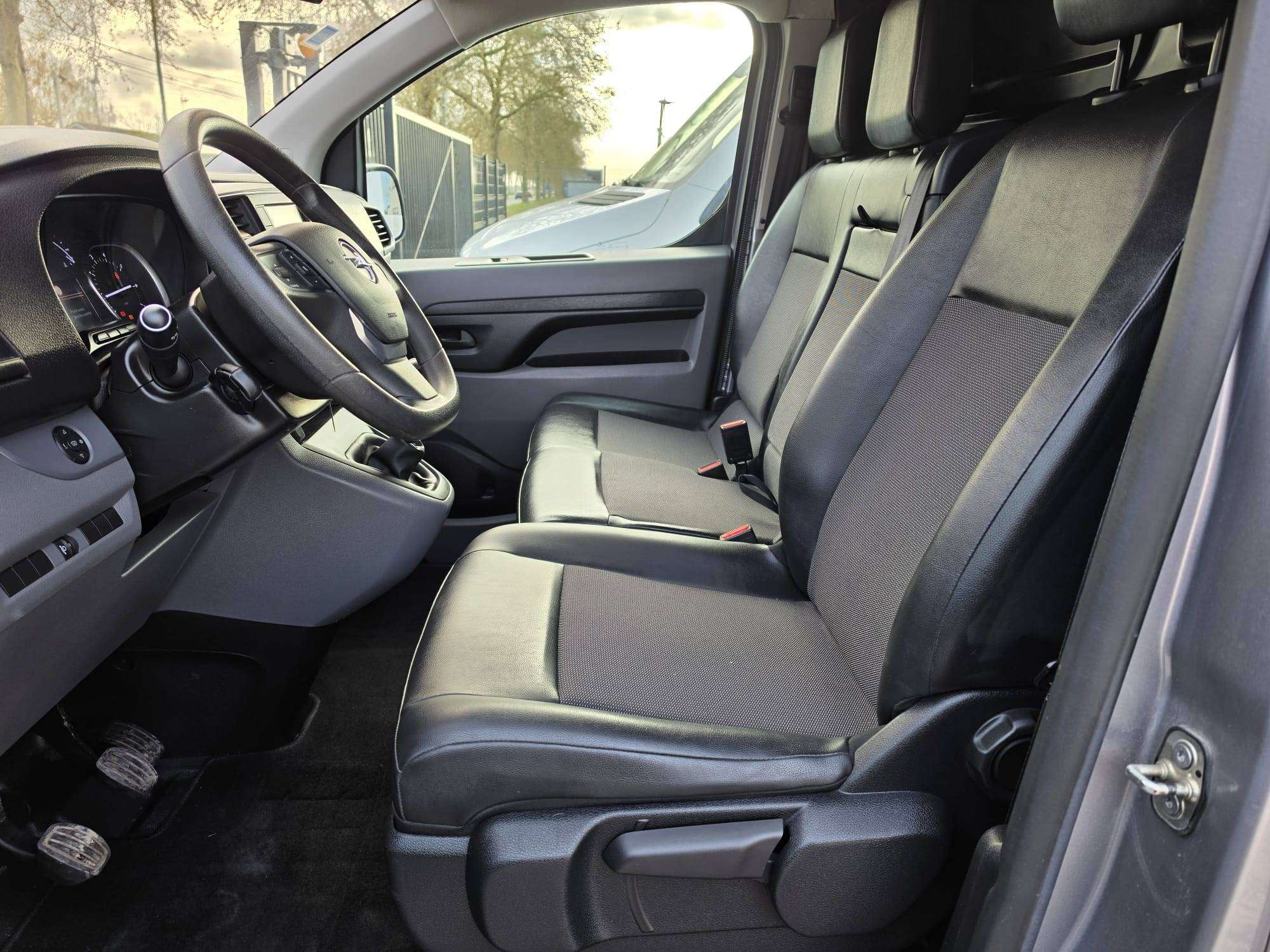 Opel Vivaro Vivaro 2.0 TD L3H1 Utilitaire 3 places . Edition S/S(EU6.2) garantie 12 mois
