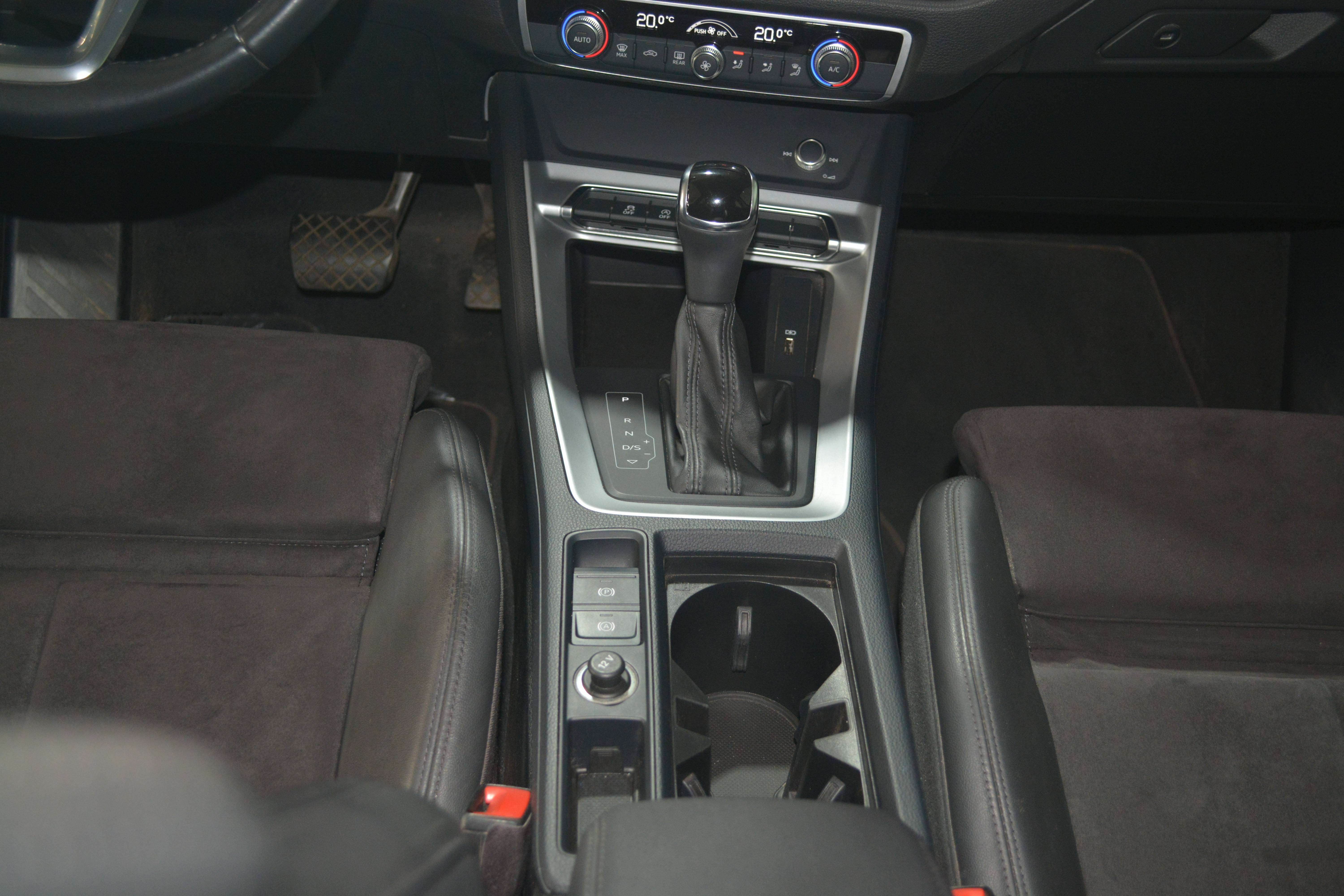 Audi Q3 Q3 40 TFSI Quattro Advanced S tronic / SPORTZETELS LEDER-ALCANTARE / NAVI / TREKHAAK