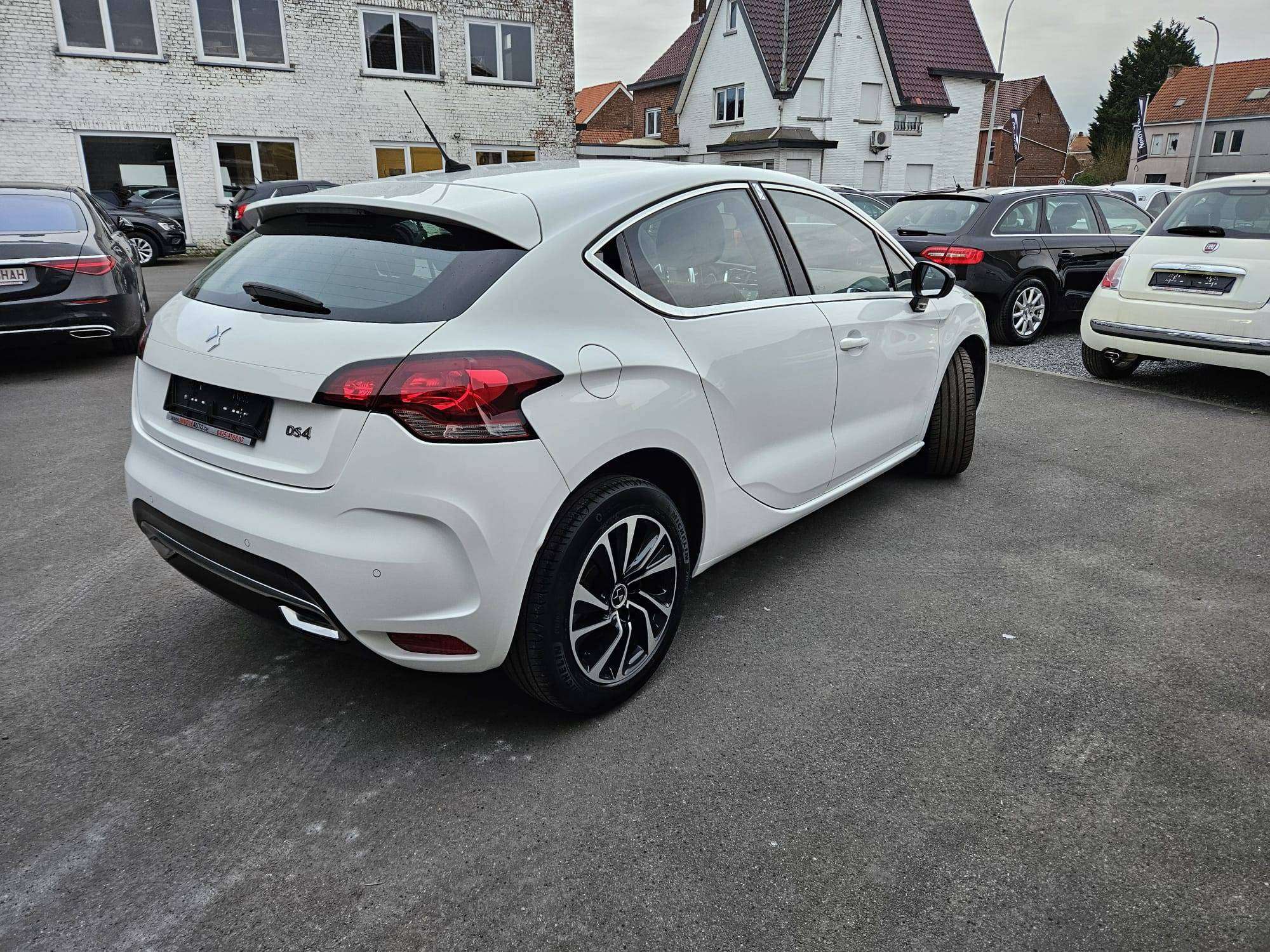 DS Automobiles DS 4 1.6d BlueHDi Be Chic S* NAV PARKSENSO CRUISE CONTR