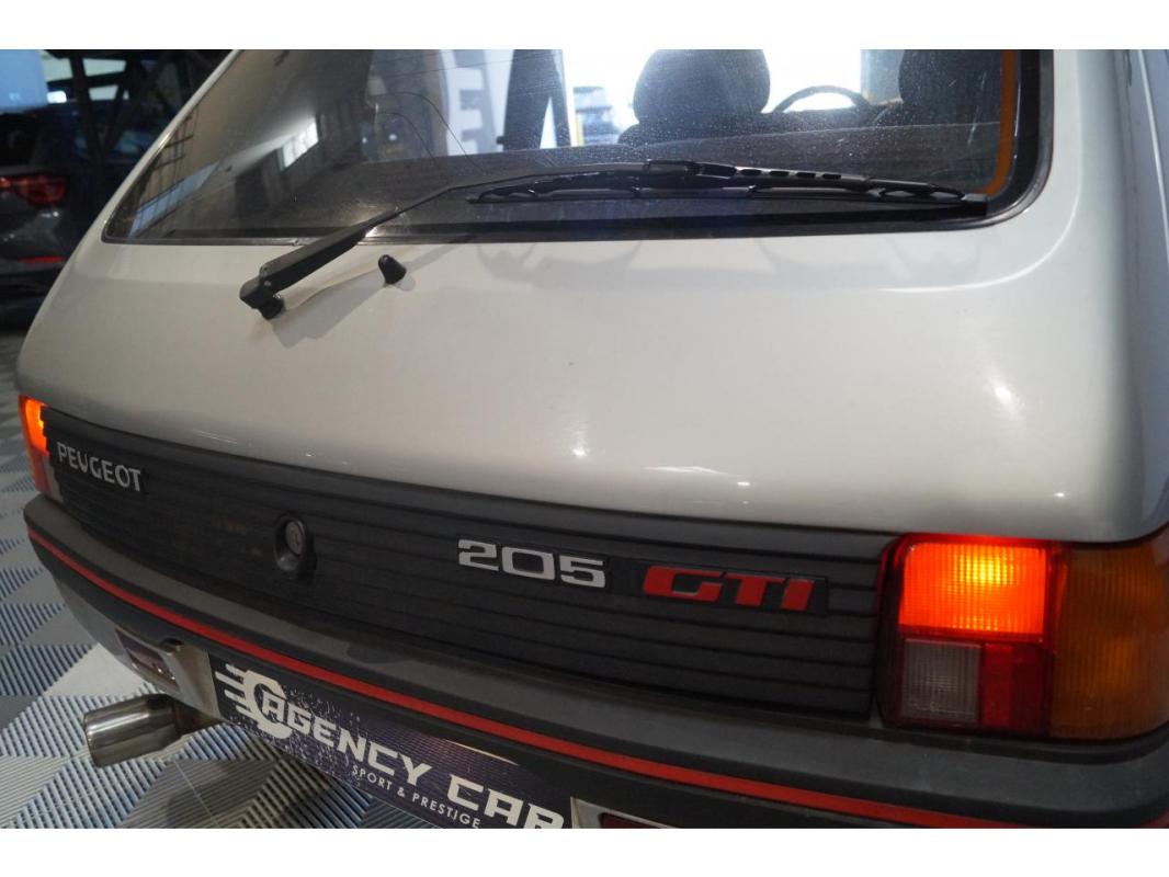 Peugeot 205 1.6i - 115 GTi PHASE 1 1989