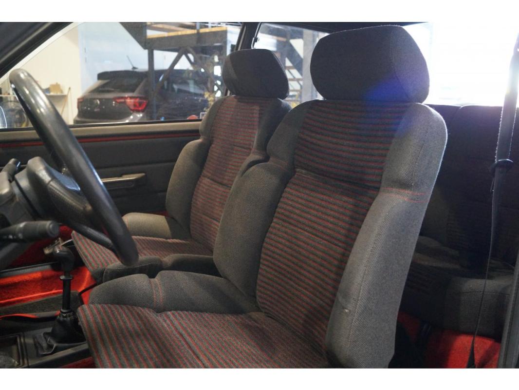 Peugeot 205 1.6i - 115 GTi PHASE 1 1989