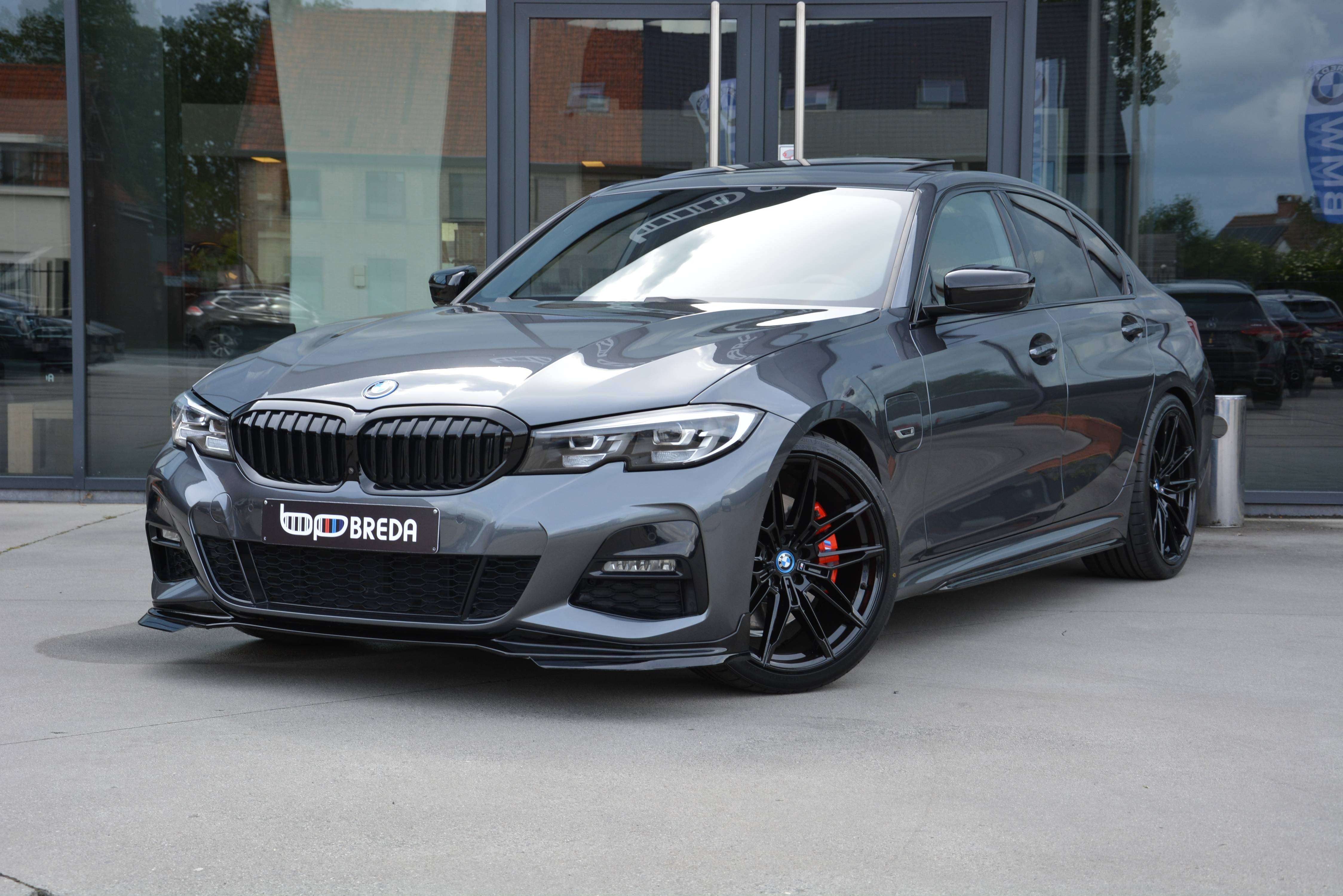 BMW 330 e M-performance/M-Seats/Pano/360°cam