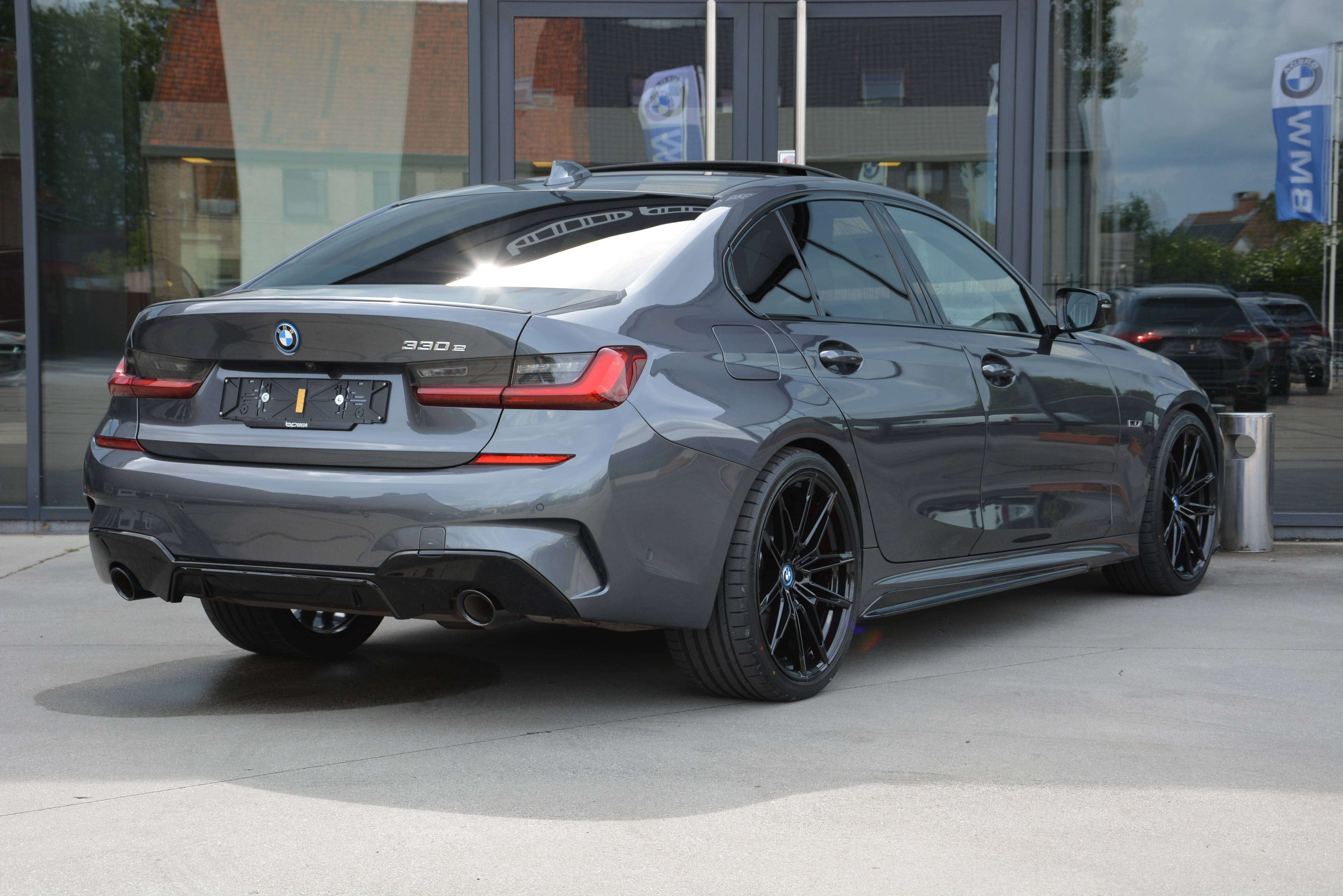 BMW 330 e M-performance/M-Seats/Pano/360°cam